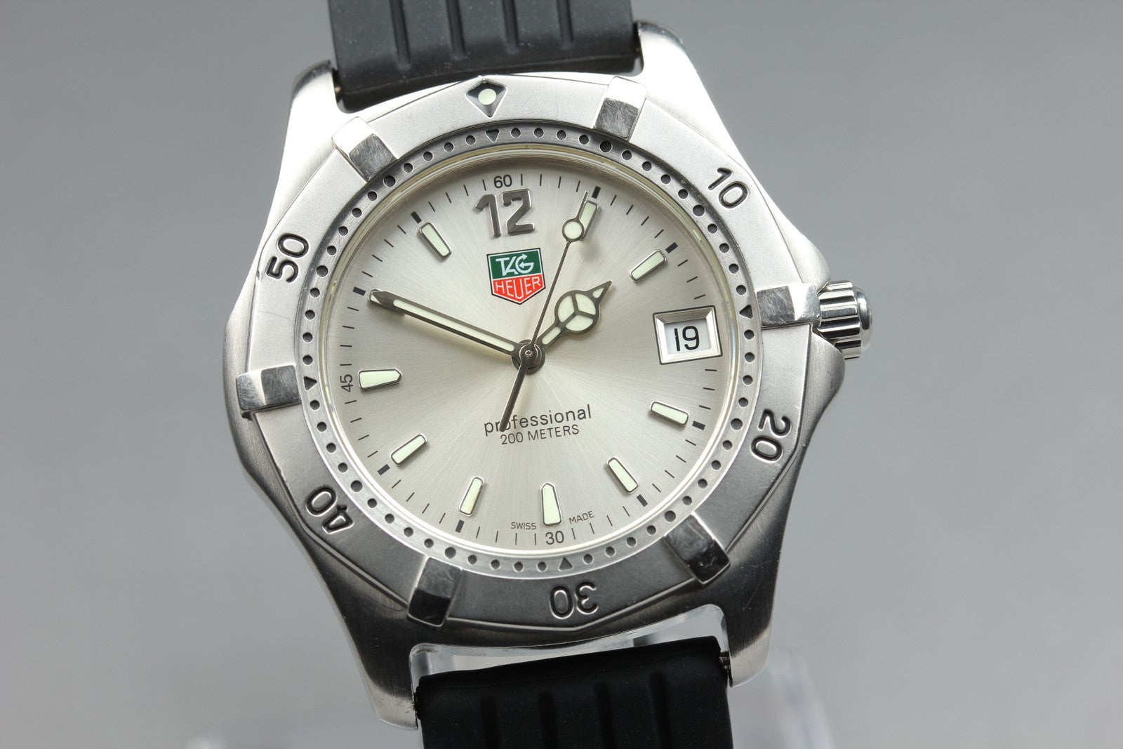 New Batt Vintage TAG HEUER Professional WK1112-1 Quartz Men's Watch 39mm JAPAN