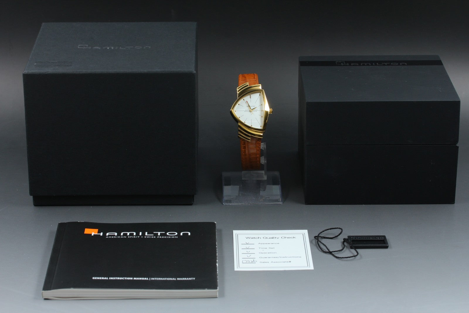 New Batt Hamilton Ventura H243010 H600243100 White Quartz Men's Watch 32mm Box