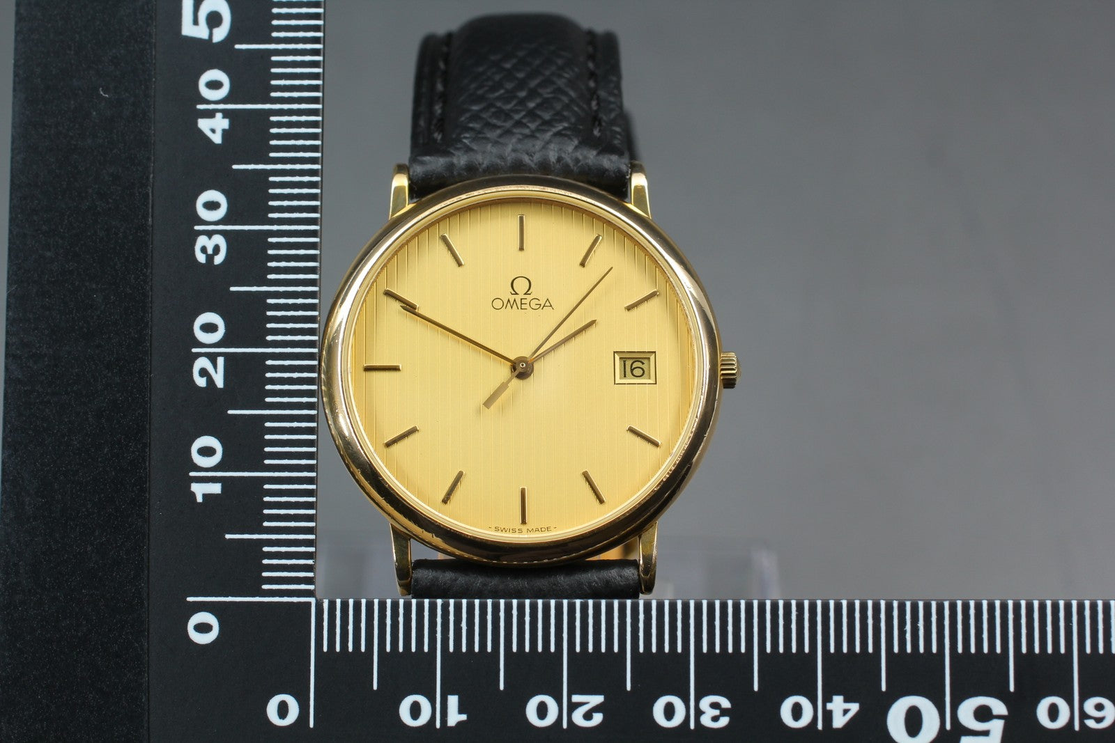 Vintage OMEGA De Ville 196.0312.1 Cal.1430 Gold Black 32mm Quartz Men's Watch