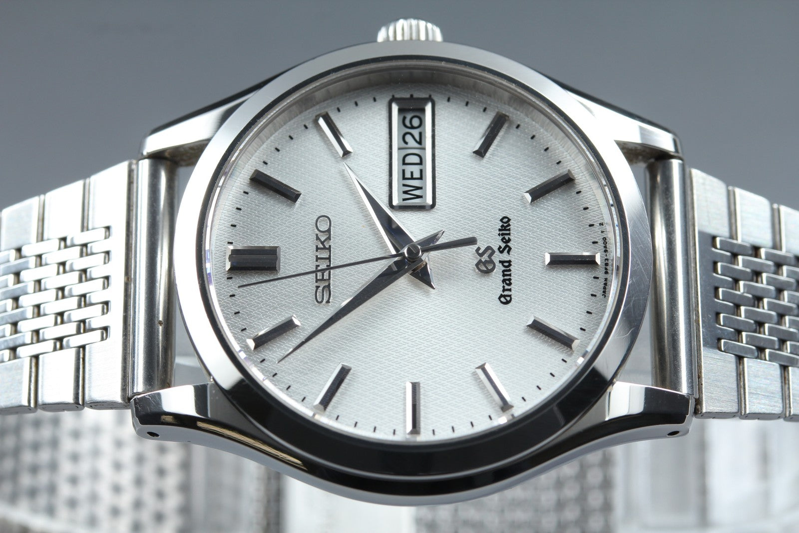 New Batt SEIKO Grand Seiko 9F83-9A00 Silver Quartz Day/Date Men's Watch 36mm JP