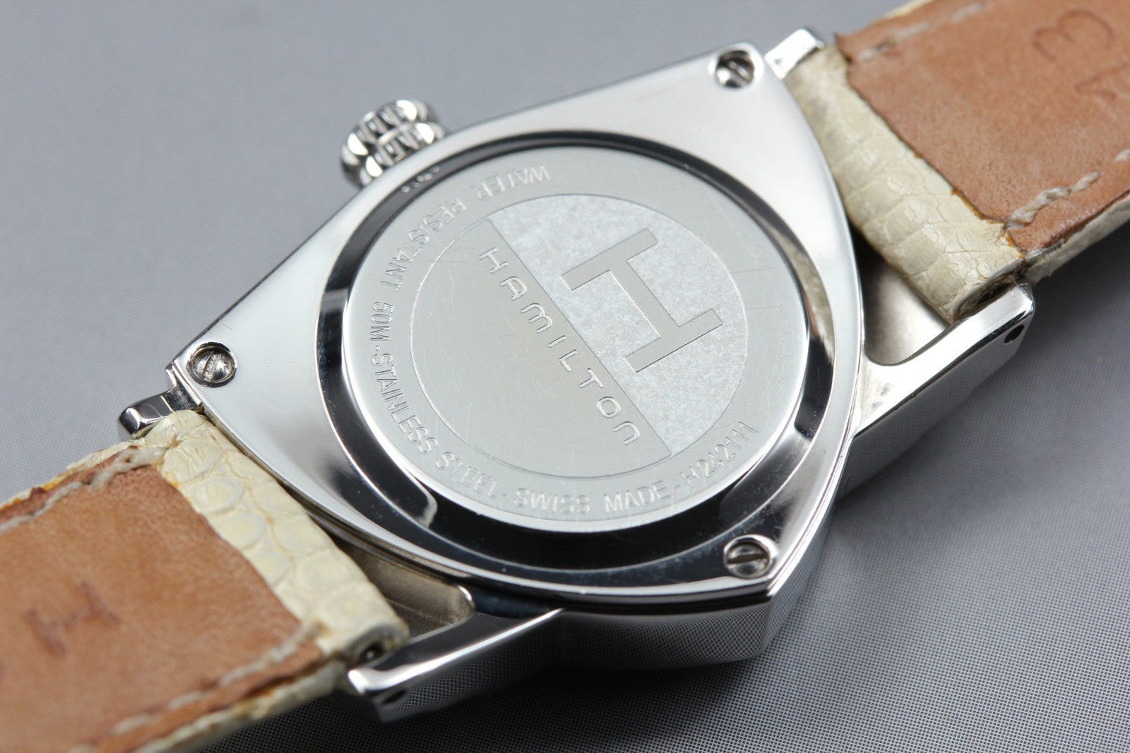 New Batt Hamilton Ventra H242111 Quartz Shell Dial Women's Watch 24mm JAPAN Box