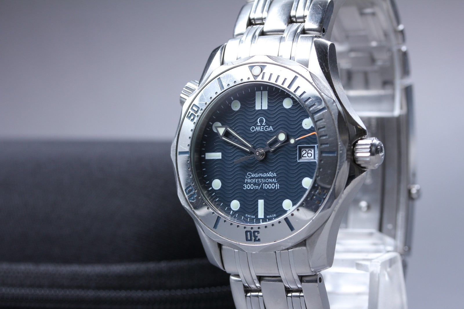 Vintage OMEGA Seamaster 300M 2562.80 Black Quartz Men's Watch 36mm JAPAN