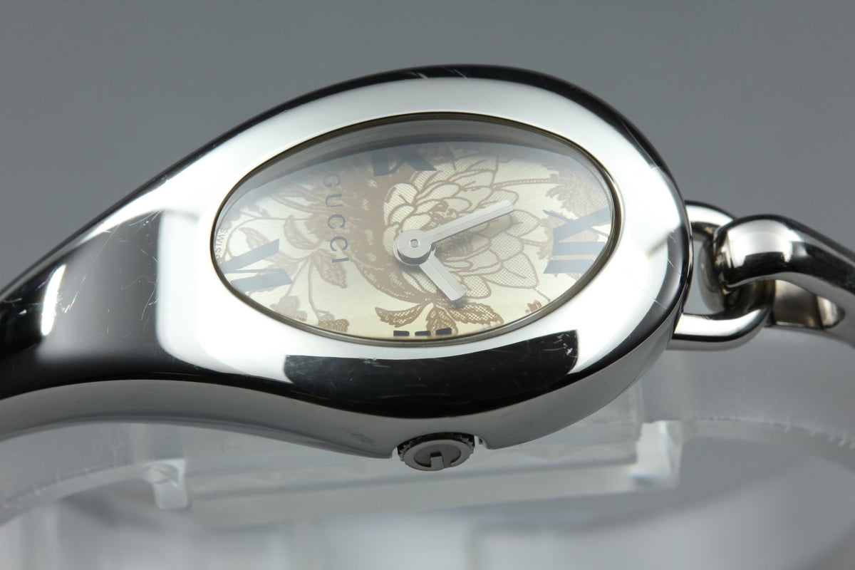 GUCCI 103 Champagne Floral Dial Silver Quartz 21 mm Bangle Women's Watch