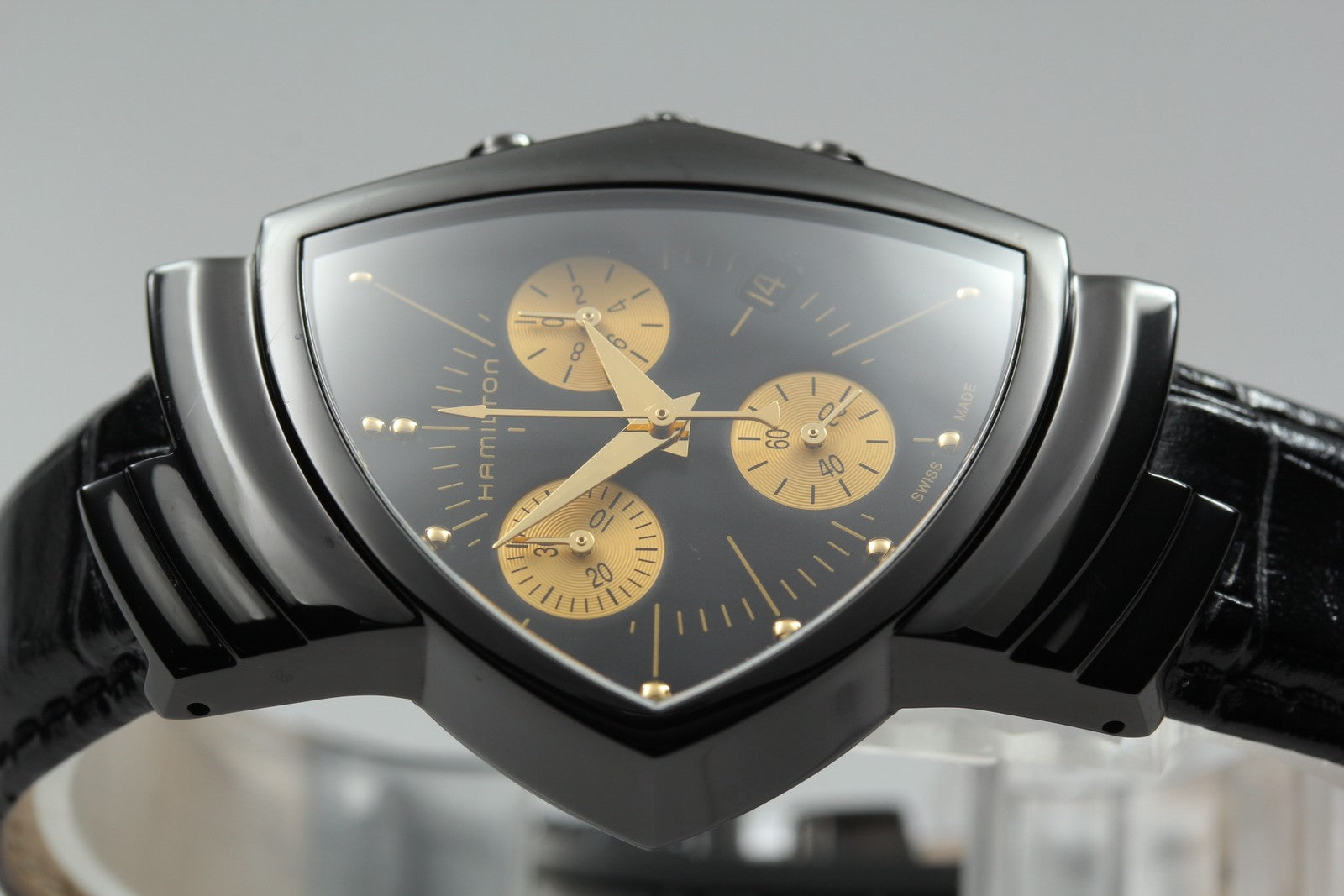 New Batt Hamilton Ventura H244020 Black Quartz Chronograph Men's 32mm Box