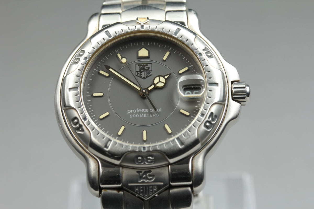 TAG HEUER Professional 6000 WH1112 Quartz Men's Gray Dial Watch 37mm From JAPAN