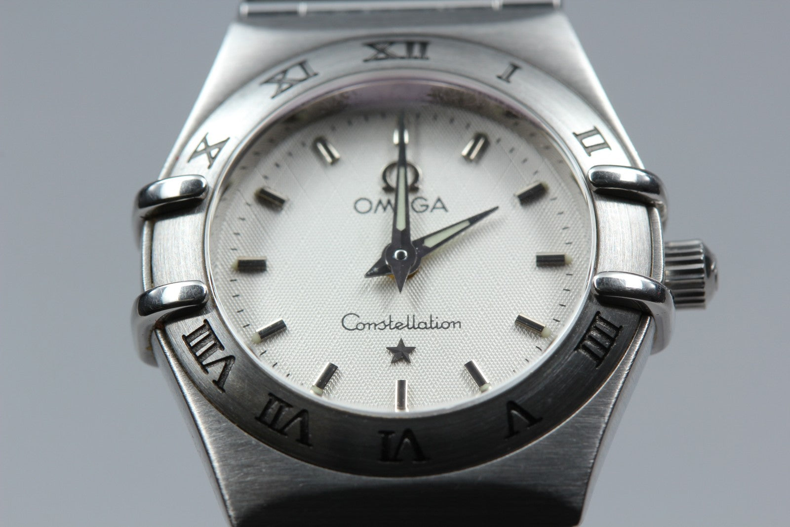 New Batt OMEGA Constellation 1562.30.00 Quartz Silver Women Watch 22mm JAPAN