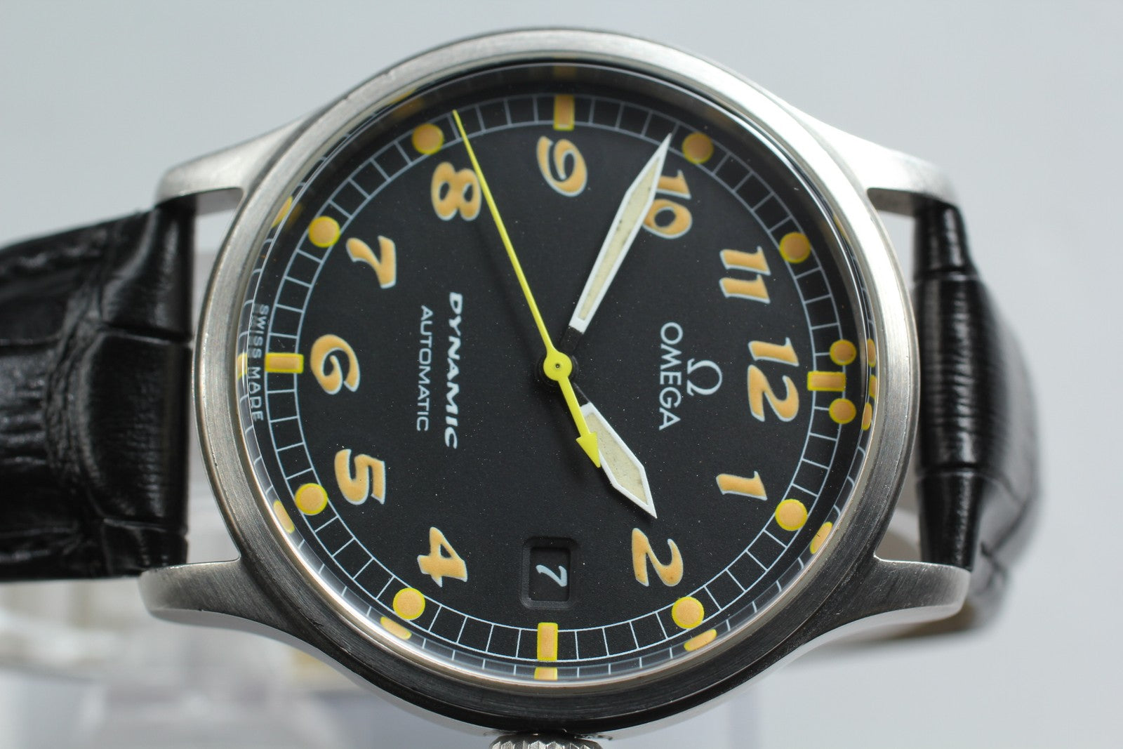 Vintage OMEGA Dynamic 5200.5 Automatic Black Date Men's Watch 36mm JAPAN