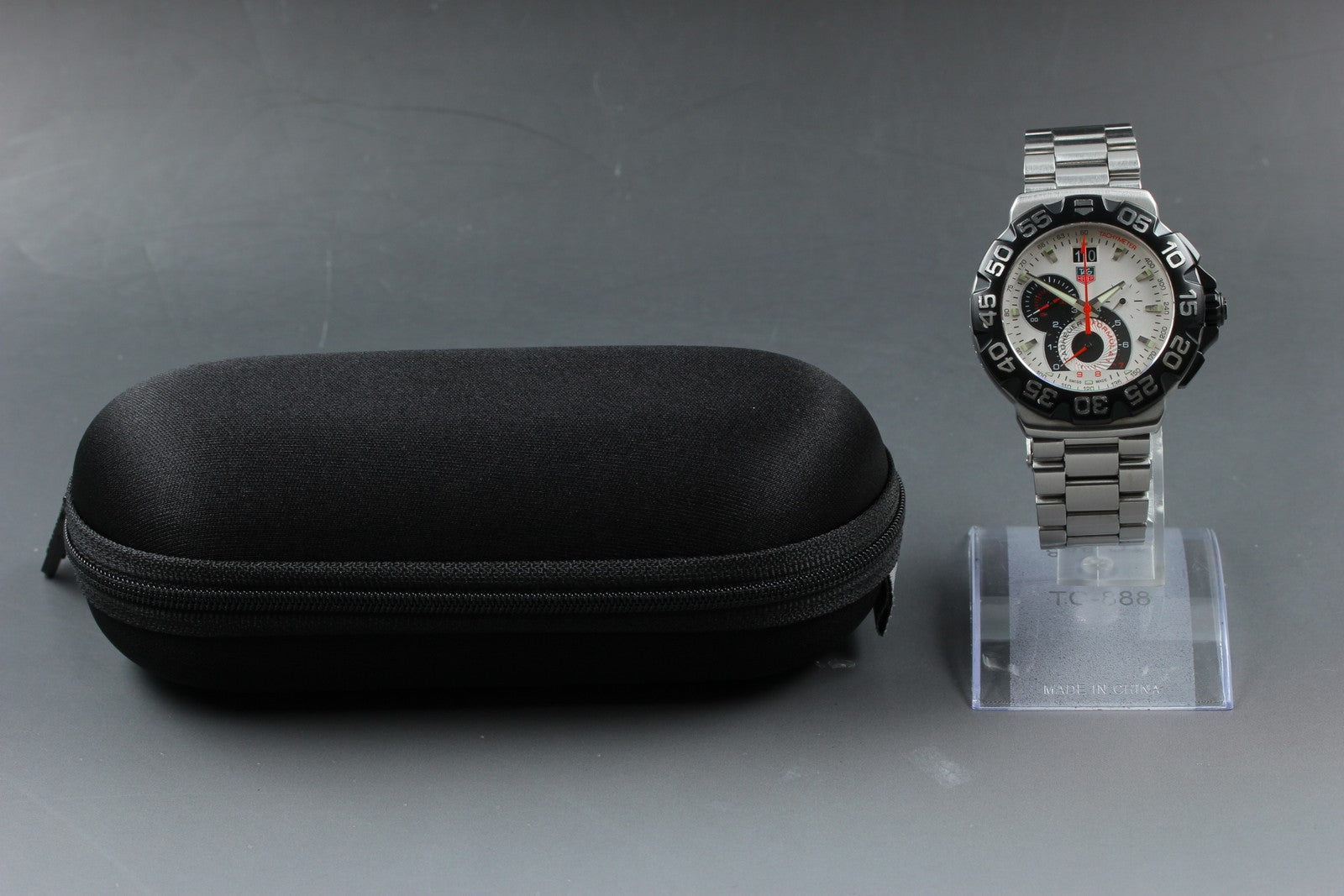 TAG Heuer Formula 1 CAH1011 Quartz White Dial Date Men's Watch 44mm JAPAN