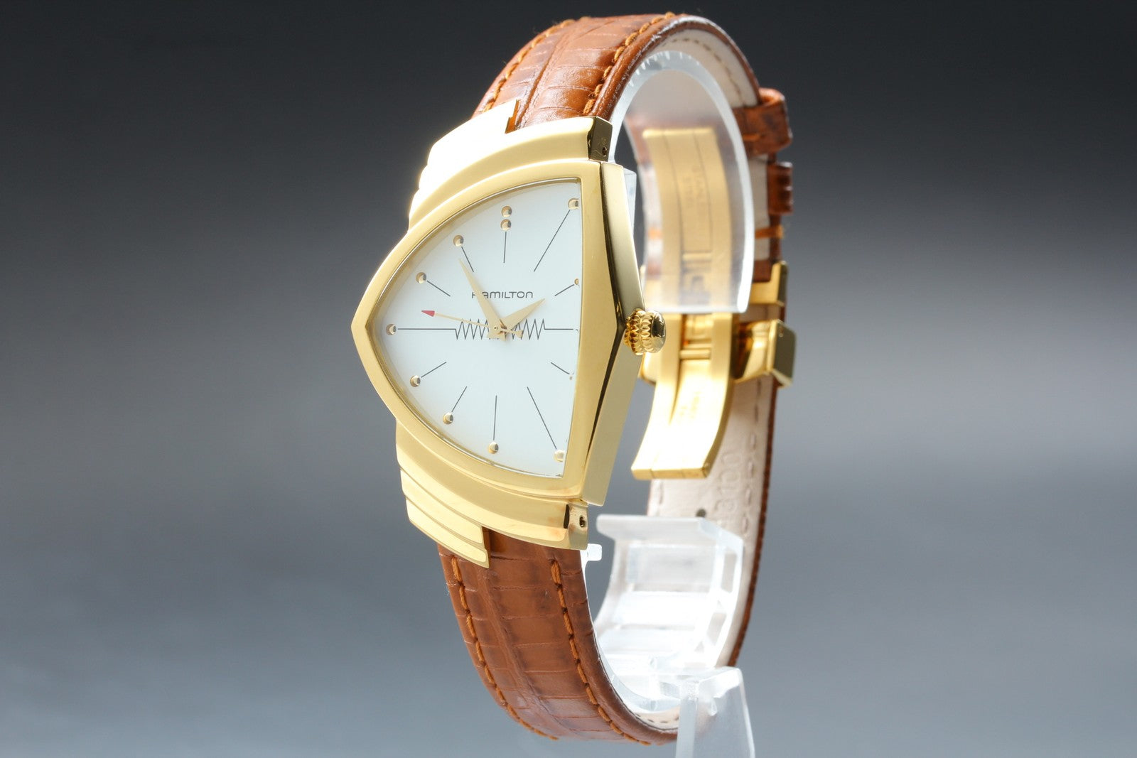 New Batt Hamilton Ventura H243010 H600243100 White Quartz Men's Watch 32mm Box