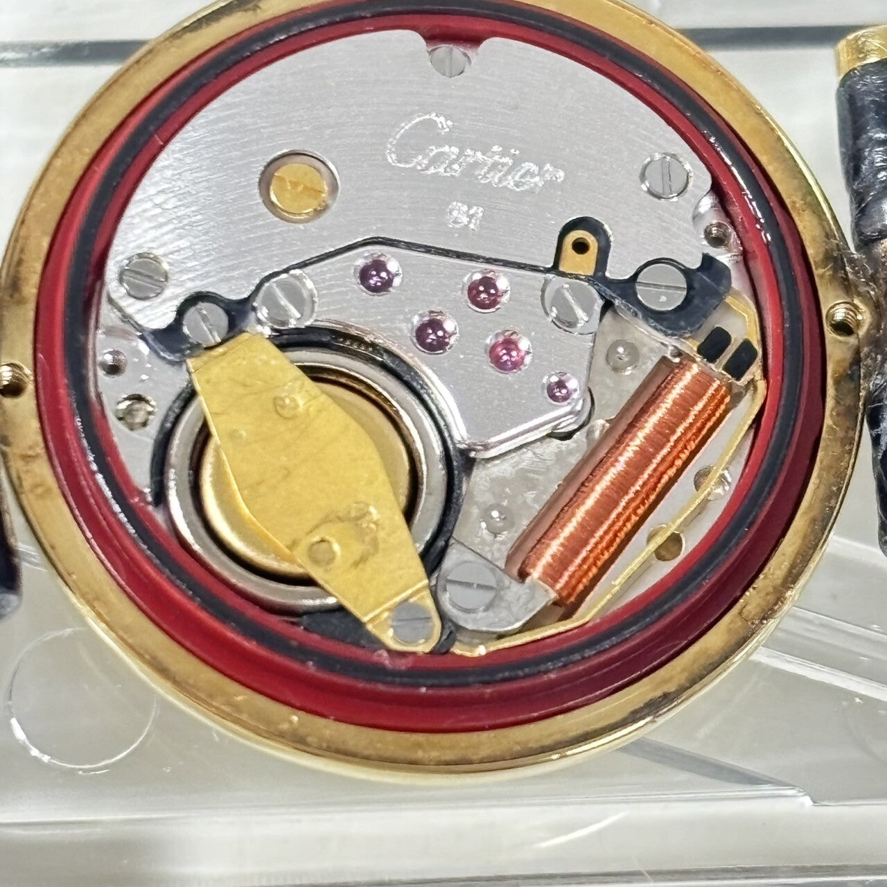 6985800