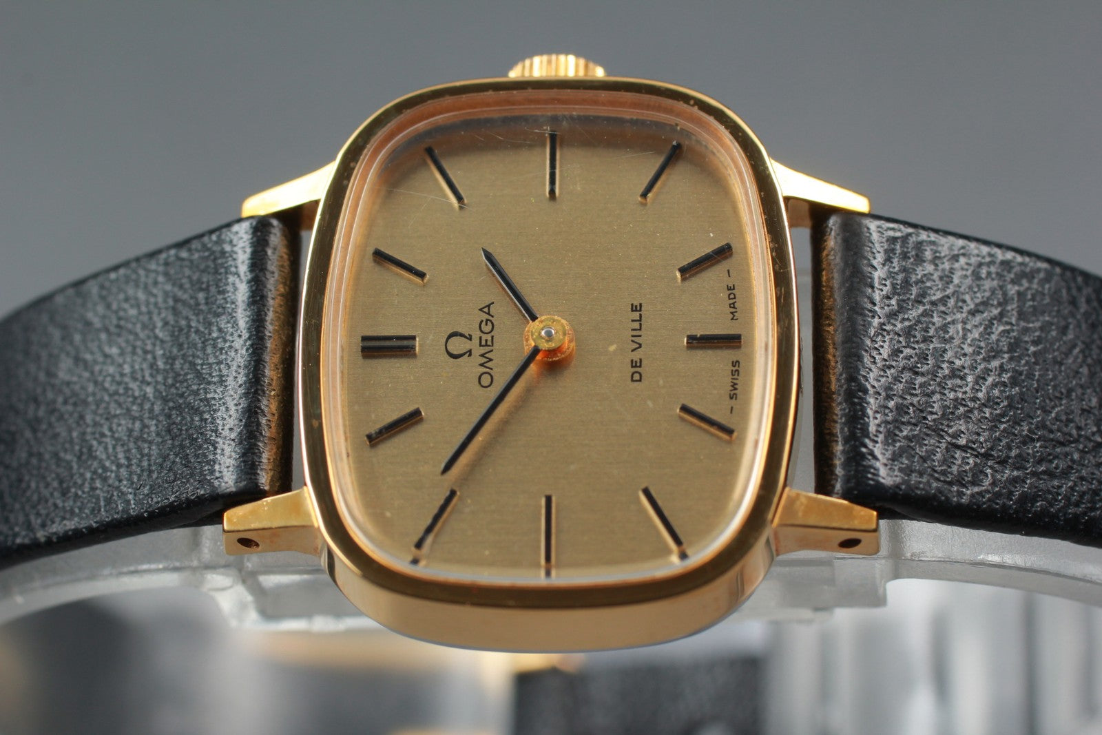 Vintage Exc+5 Box OMEGA De Ville Cal.625 511.0413 24mm Gold Manual Women's Watch