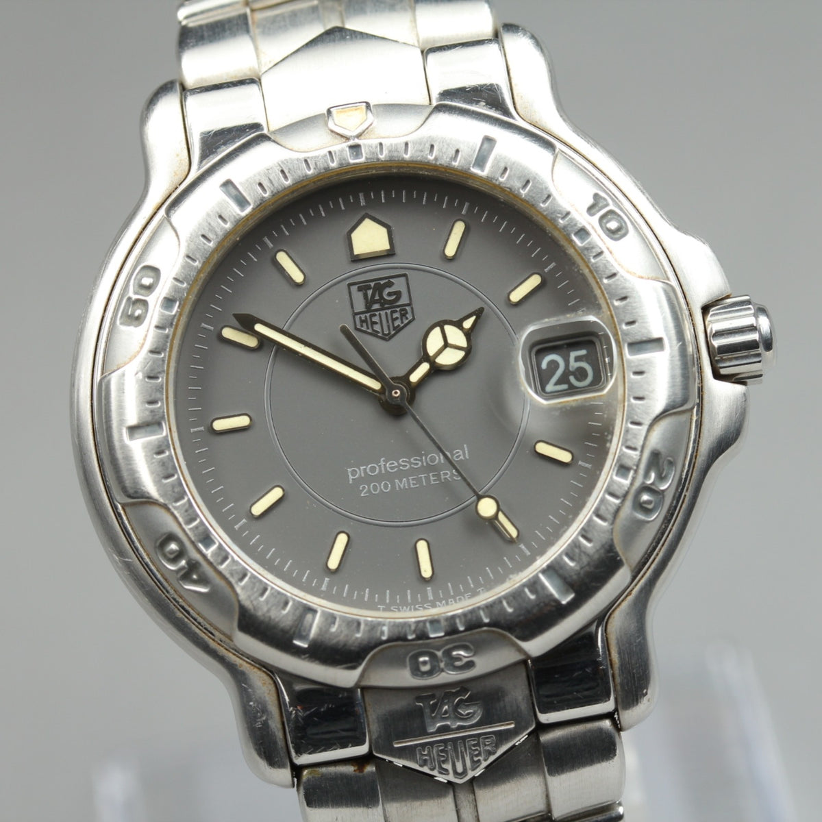 TAG HEUER Professional 6000 WH1112 Quartz Men's Gray Dial Watch 37mm From JAPAN