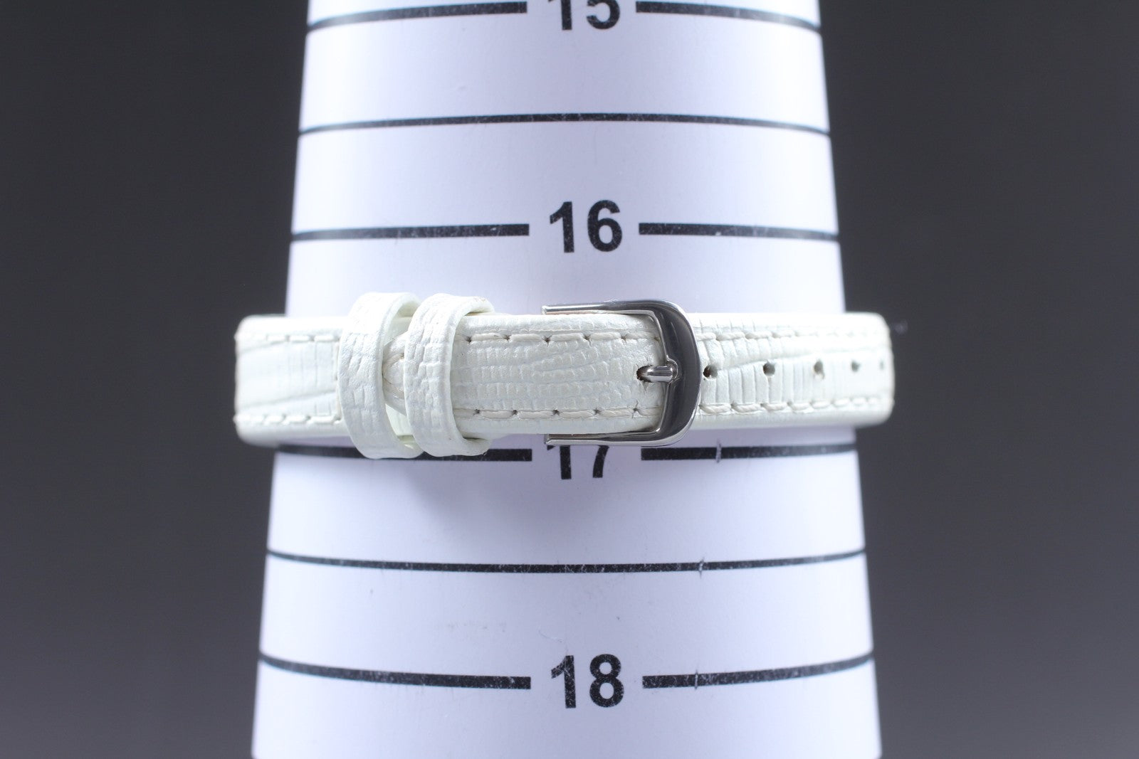 HAMILTON Ventura H242112 White Dial Quartz Women's Watch 25mm JAPAN Box