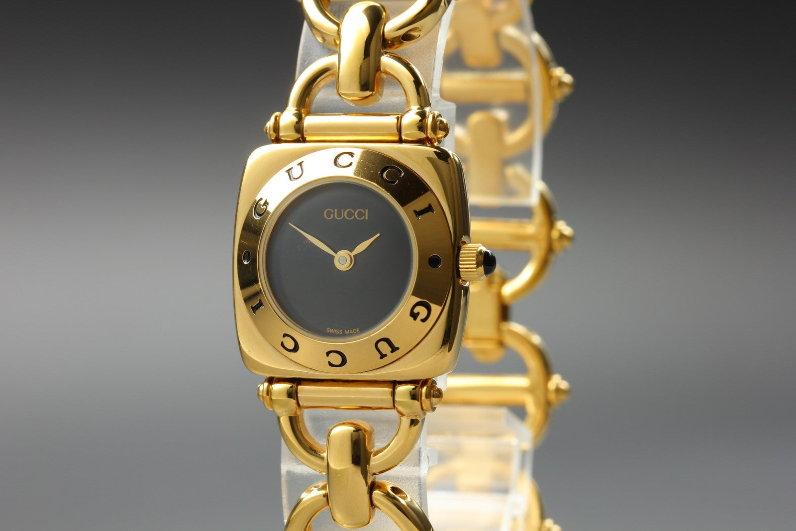 Vintage GUCCI Horsebit 6400L White Dial Gold 20mm Woman's Quartz Watch JAPAN