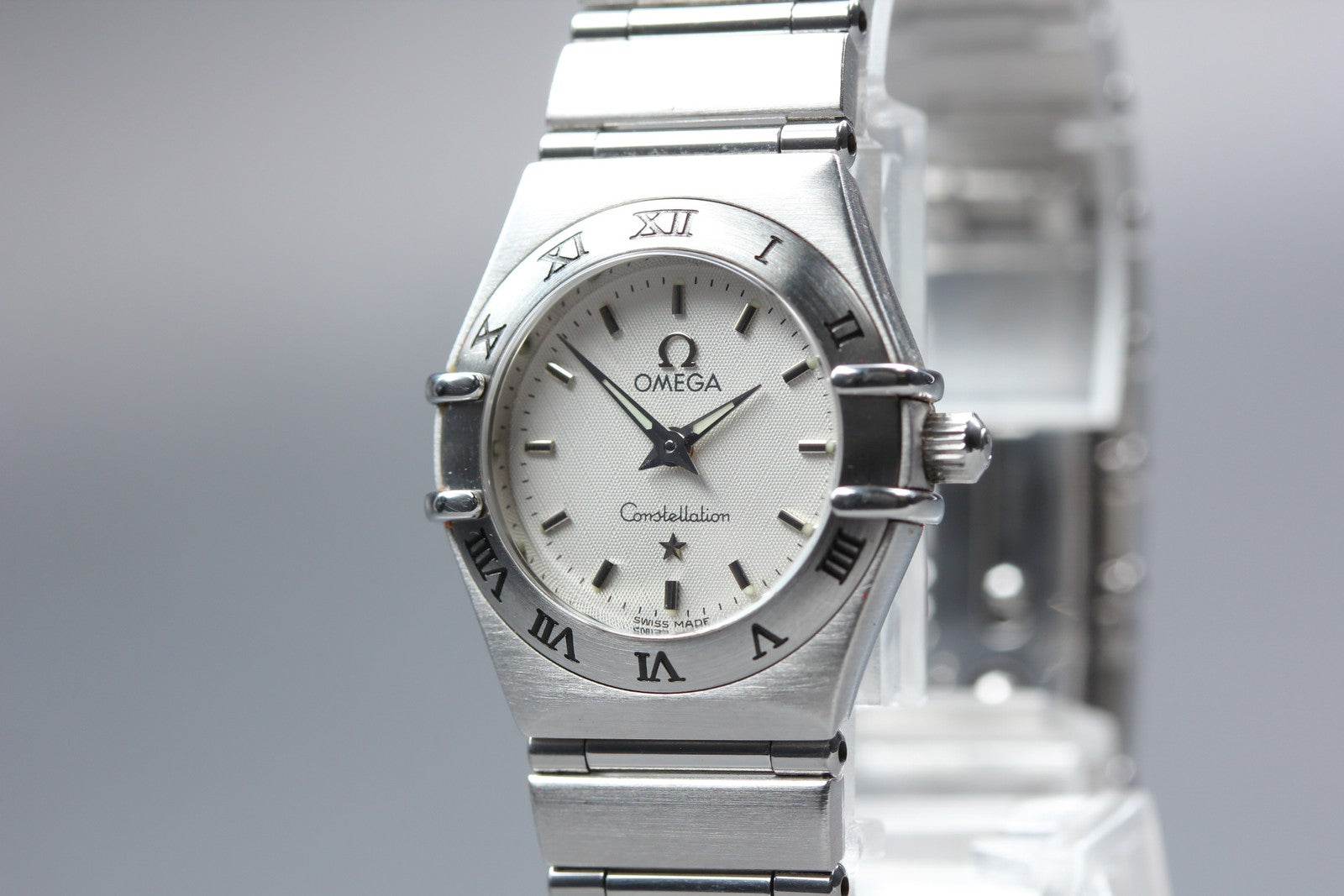 New Batt OMEGA Constellation 1562.30.00 Quartz Silver Women Watch 22mm JAPAN