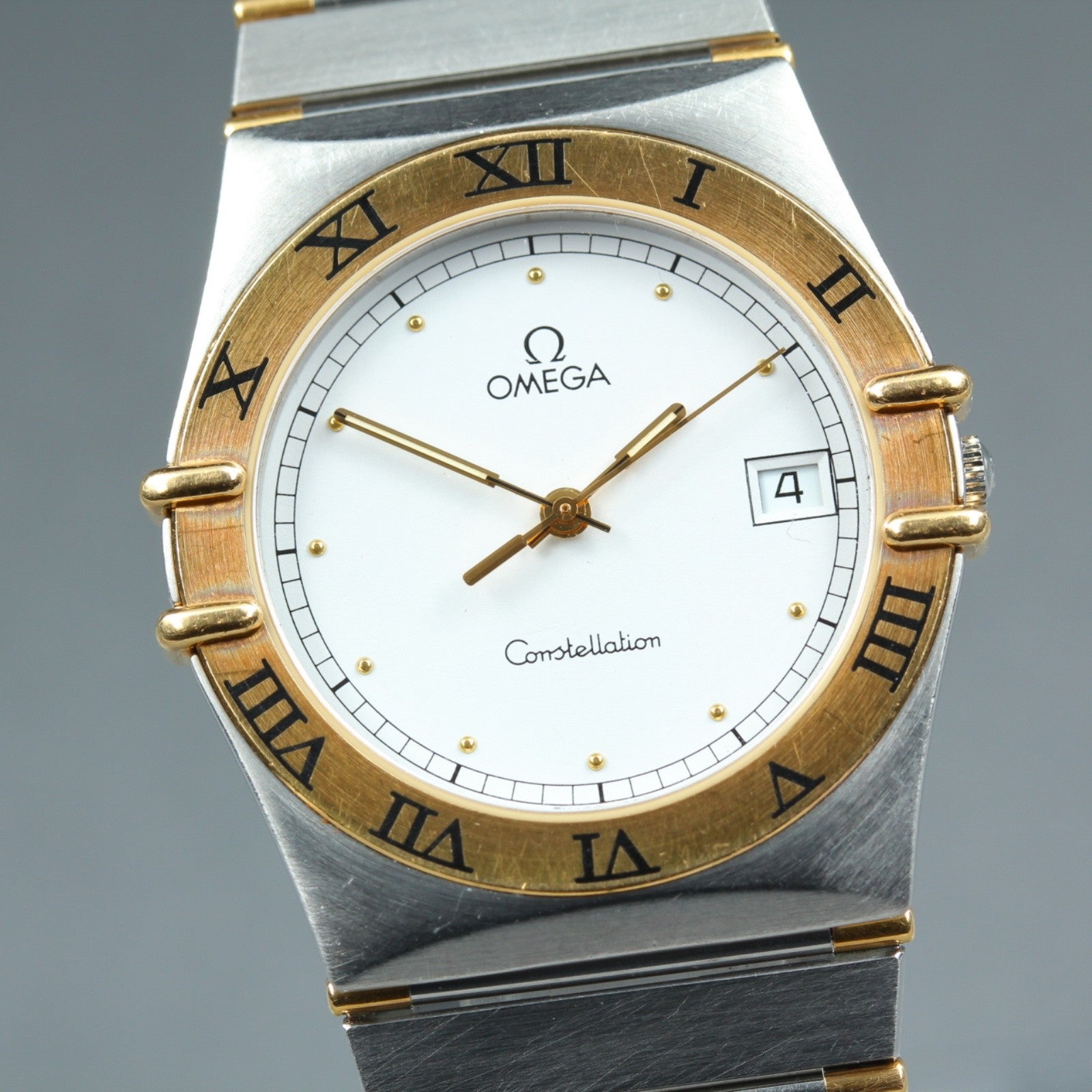 Vintage OMEGA Constellation Quartz White Dial Men's Watch 32mm From JAPAN
