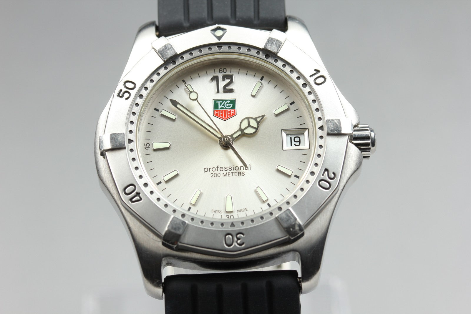 New Batt Vintage TAG HEUER Professional WK1112-1 Quartz Men's Watch 39mm JAPAN