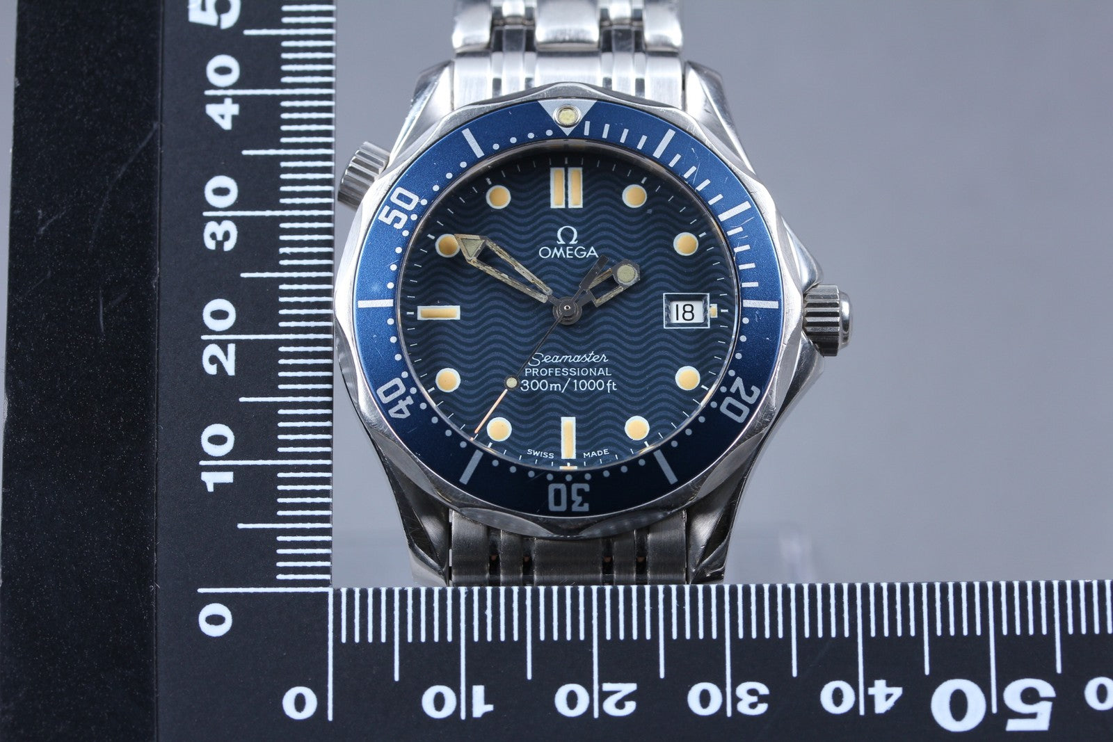 New Batt OMEGA Seamaster 300M 2561.80 Blue Quartz Date Men's Watch 36mm Japan