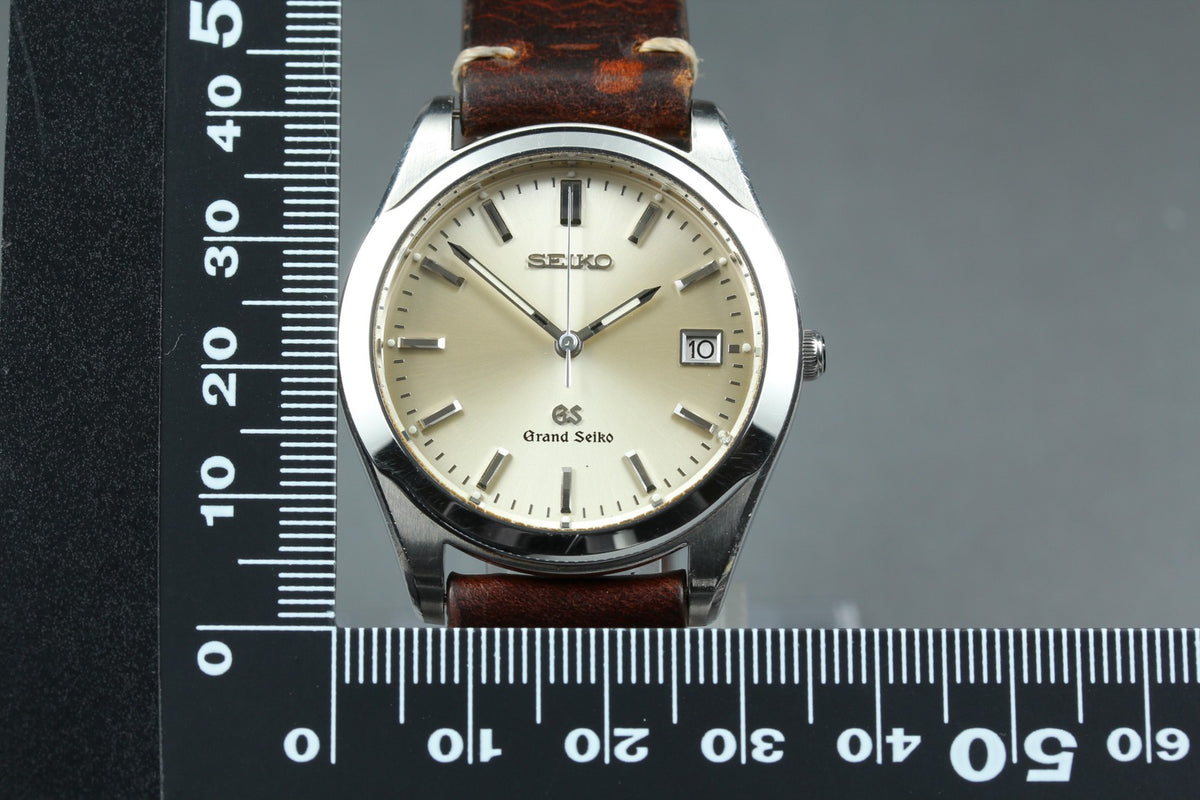 New Batt Vintage SEIKO Grand Seiko 8N65-8000 Quartz Men's Watch 35mm From JAPAN