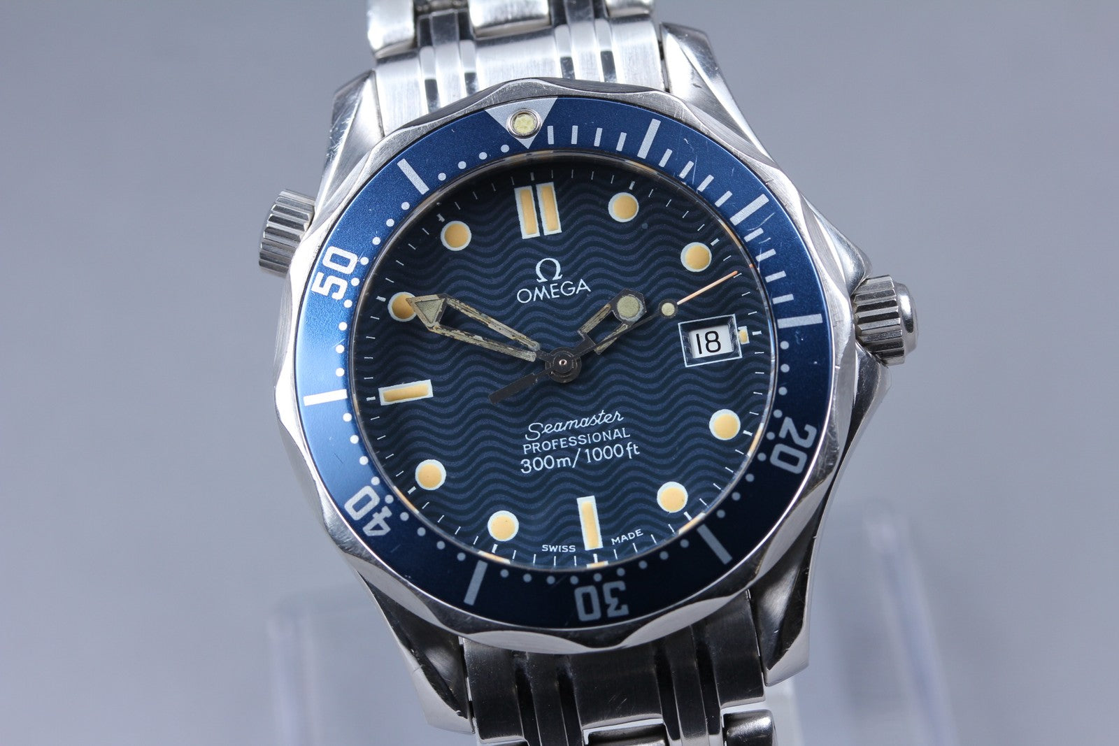 New Batt OMEGA Seamaster 300M 2561.80 Blue Quartz Date Men's Watch 36mm Japan