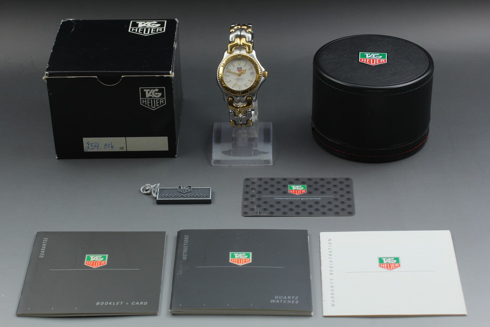 TAG HEUER Professional WG1122-0 Quartz White Dial Date Men's Watch 37mm JAPAN