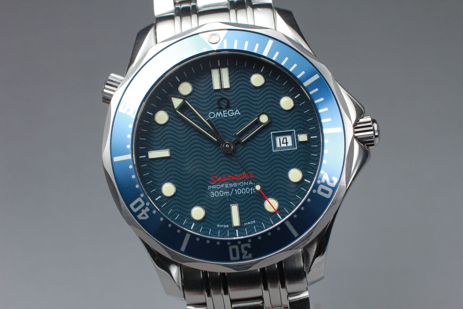 New Battery [N MINT- Box] Omega Seamaster Professional 2221.80 Quartz Mens JAPAN