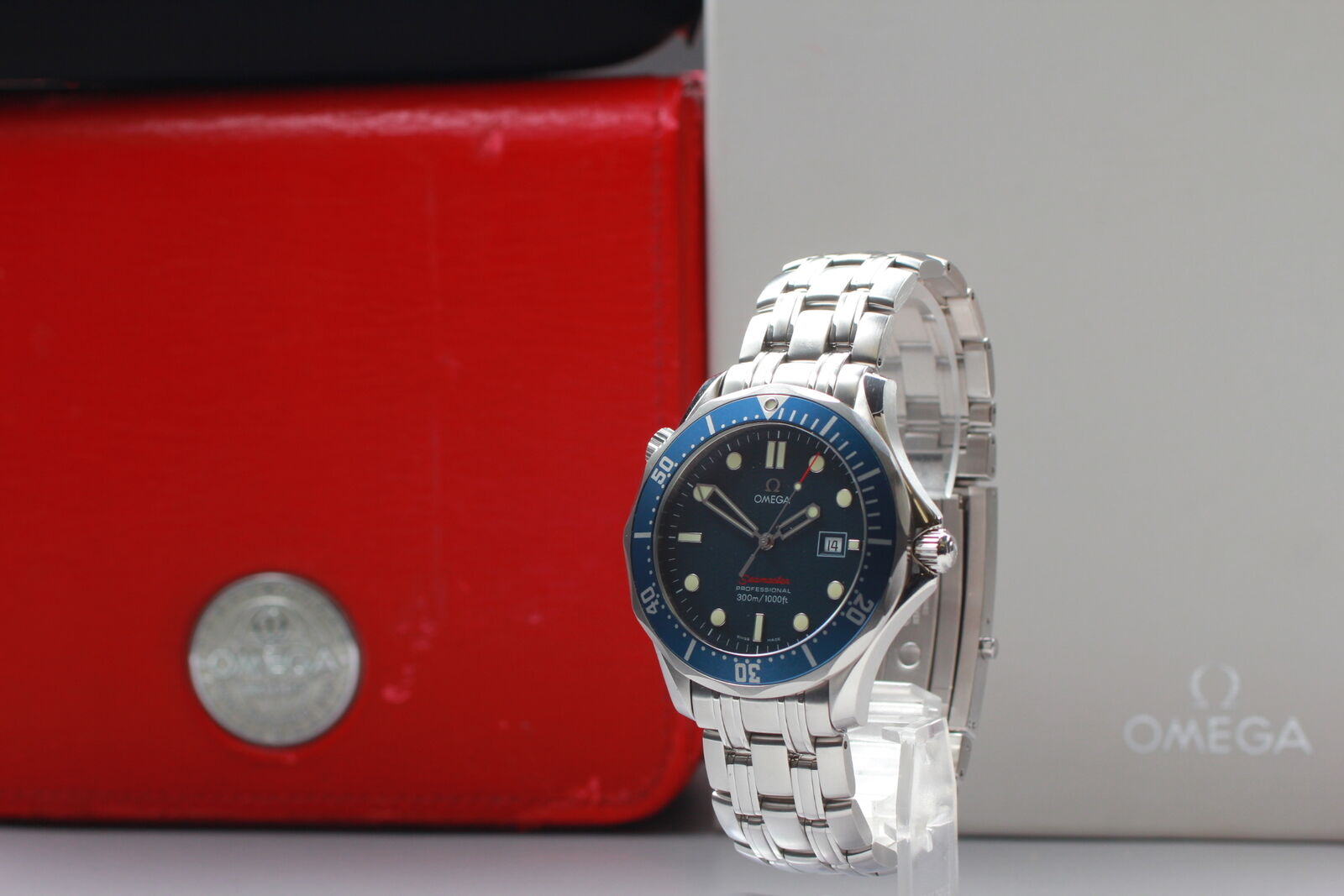 New Battery [N MINT- Box] Omega Seamaster Professional 2221.80 Quartz Mens JAPAN