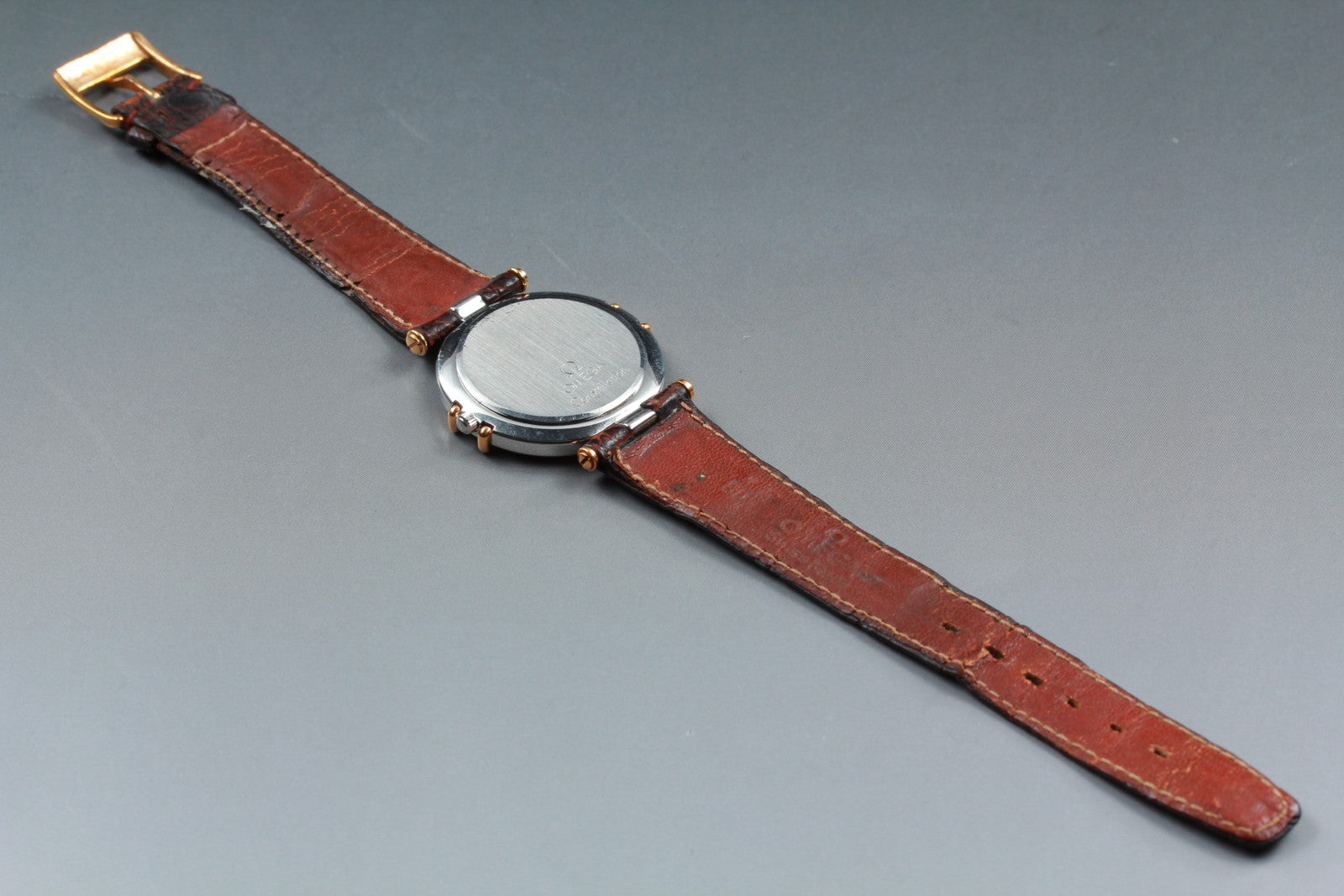 Vintage OMEGA Constellation Cal.1379 Gold Date Quartz Men's Watch 31mm JAPAN