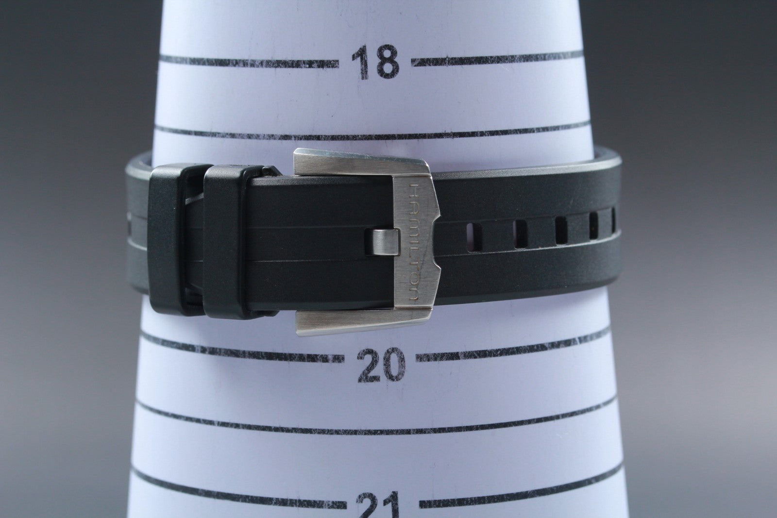 New Batt Hamilton Ventura Elvis80 H245510 Black Date Quartz Men's Watch 41mm JP