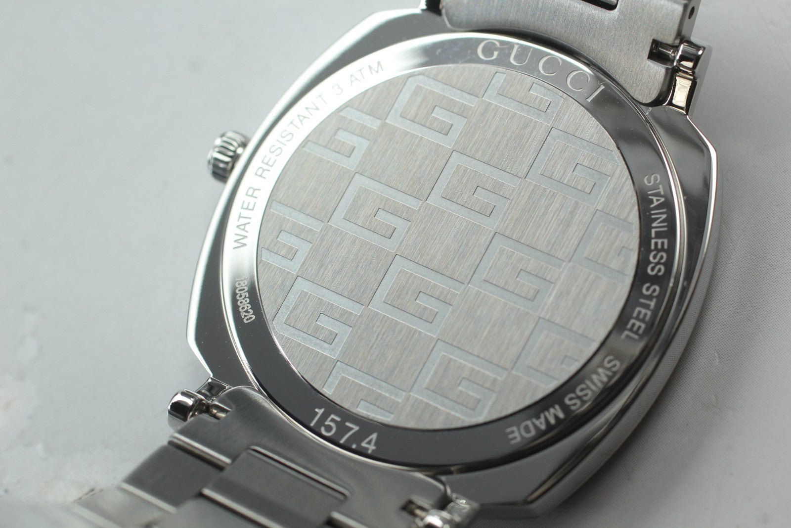 [MINT Box] GUCCI Grip 157.4 Silver 35mm GG Man's Quartz Watch From JAPAN