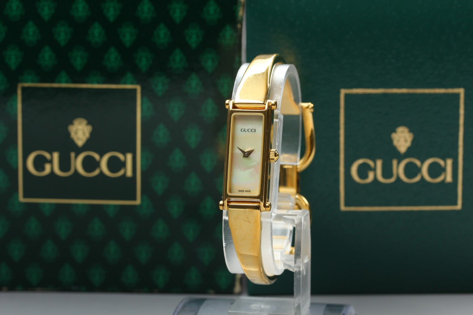 Gucci 1500 Gold Shell Dial 12mm Bangle Women's Quartz Watch Vintage [Box]