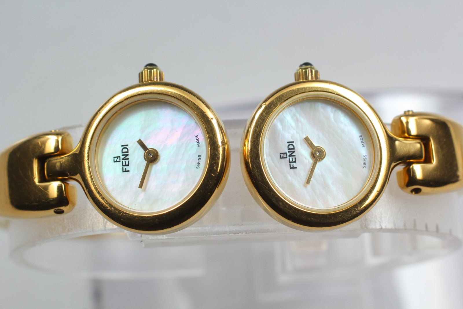 Vintage [Exc+5] FENDI 620L Dual Time Gold White Bangle Women's Quartz Watch