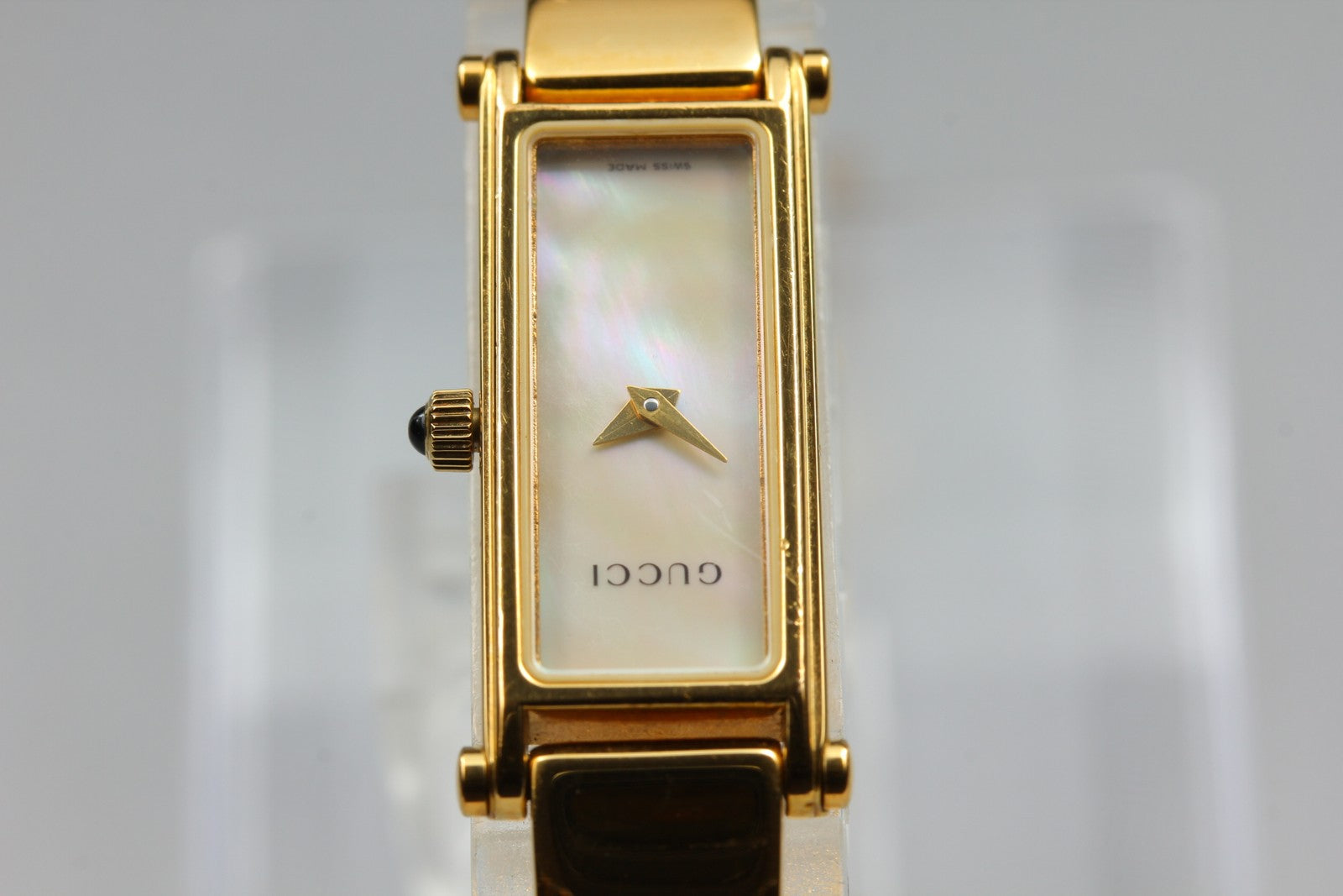 Vintage Gucci 1500 White Shell Gold 12mm Bangle Women's Quartz Watch [w/Box]