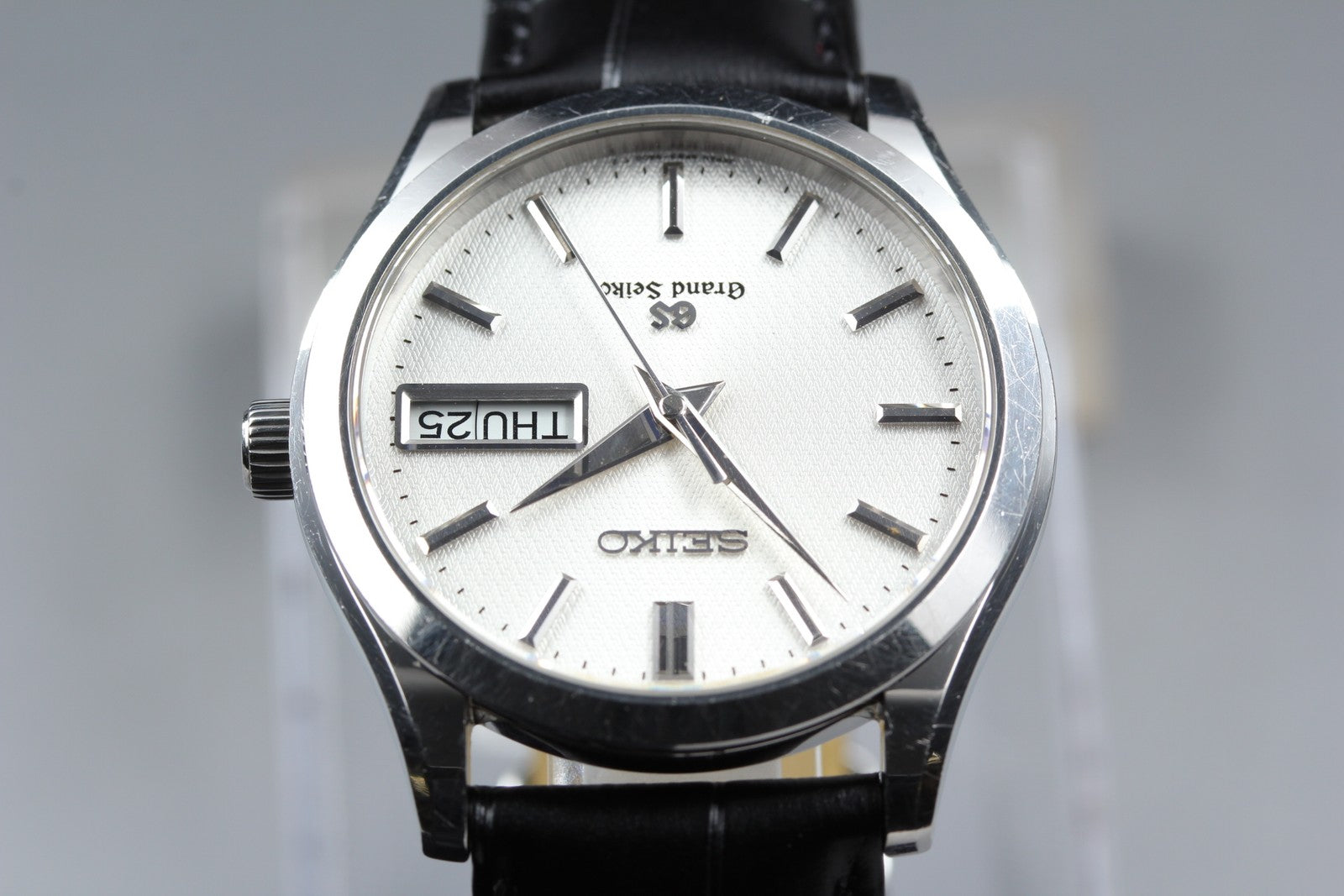 GRAND SEIKO 9F83-9A00 GS 36mm Silver White Day/Date Quartz Men's Watch JAPAN