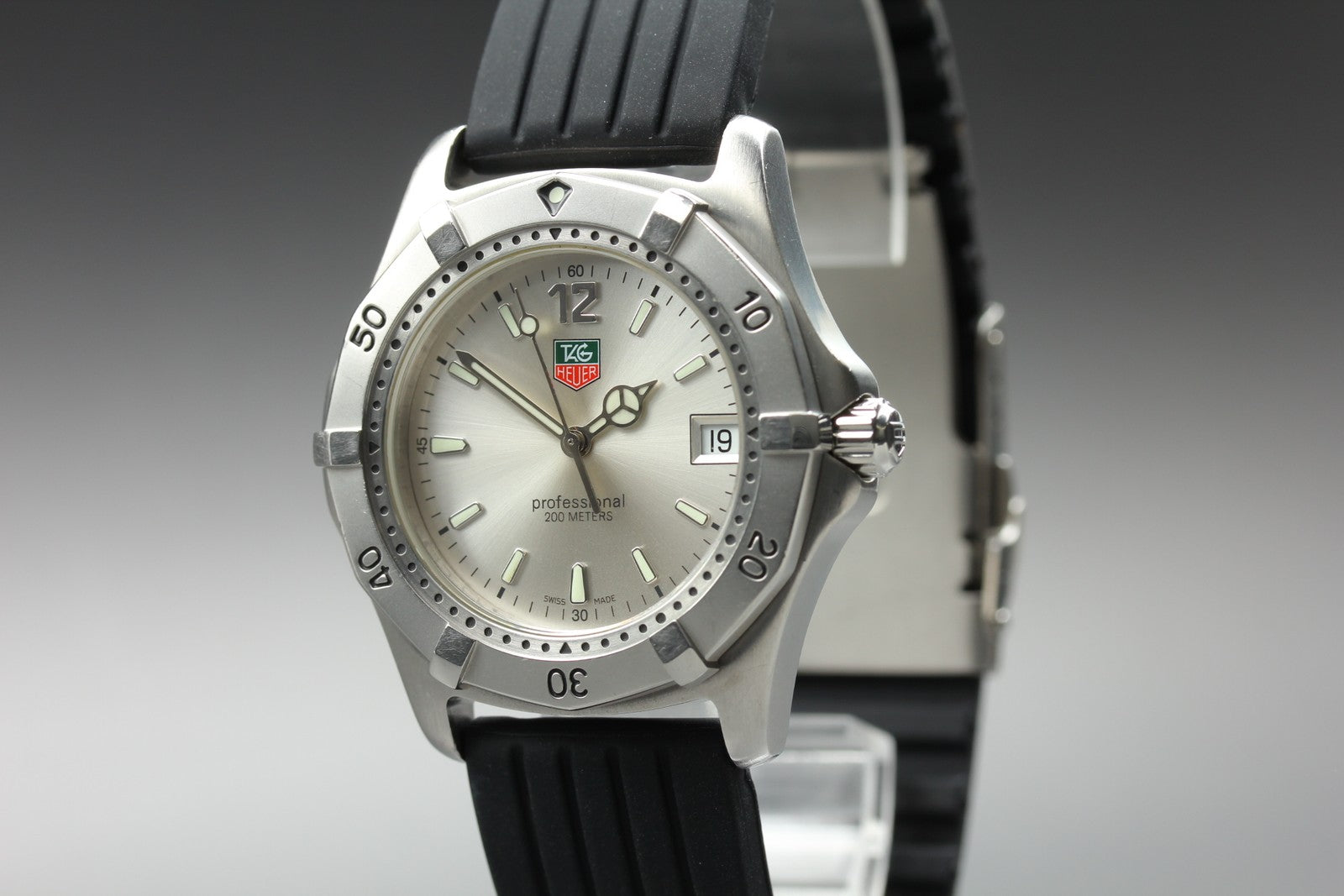 New Batt Vintage TAG HEUER Professional WK1112-1 Quartz Men's Watch 39mm JAPAN