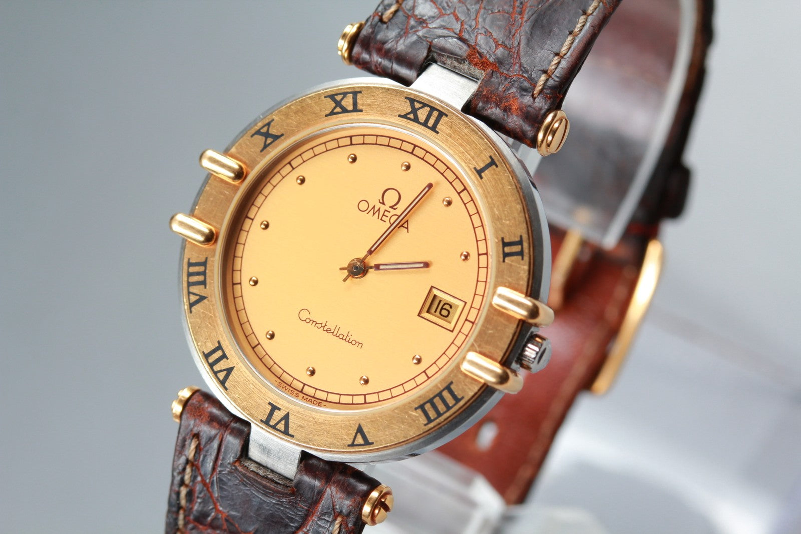 Vintage OMEGA Constellation Cal.1379 Gold Date Quartz Men's Watch 31mm JAPAN