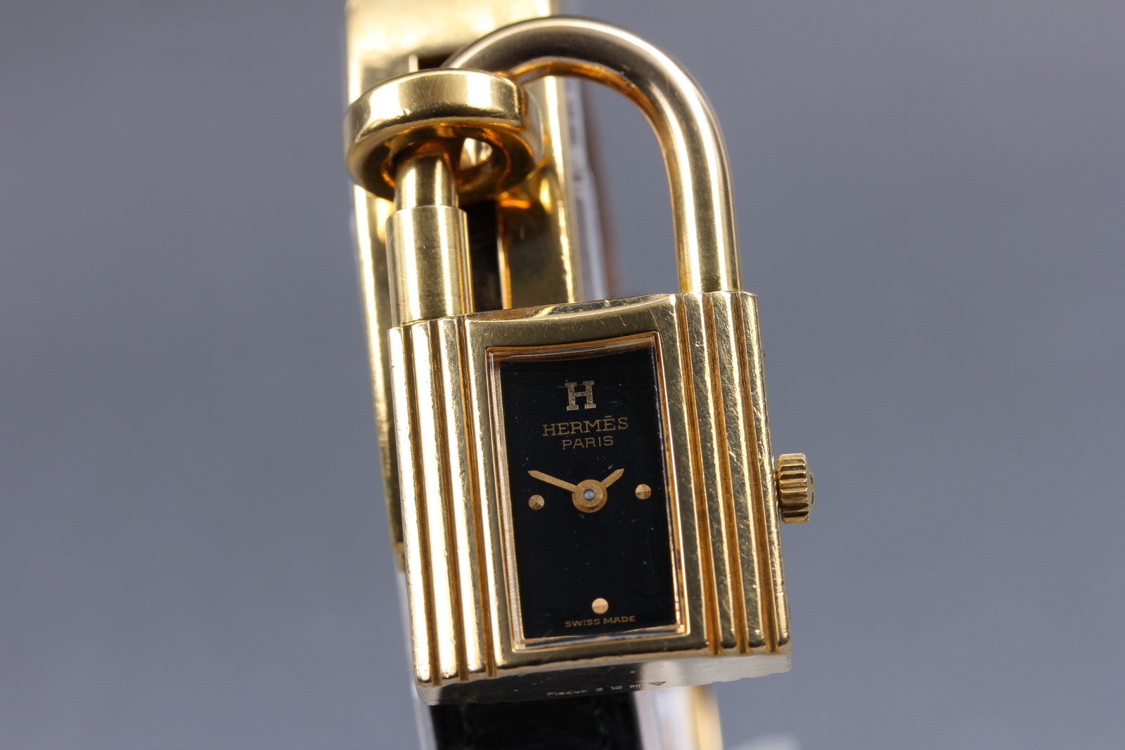 Vintage [Exc+5 Box] HERMES Kelly Watch Gold Black Leather "U" Woman's Qz Watch