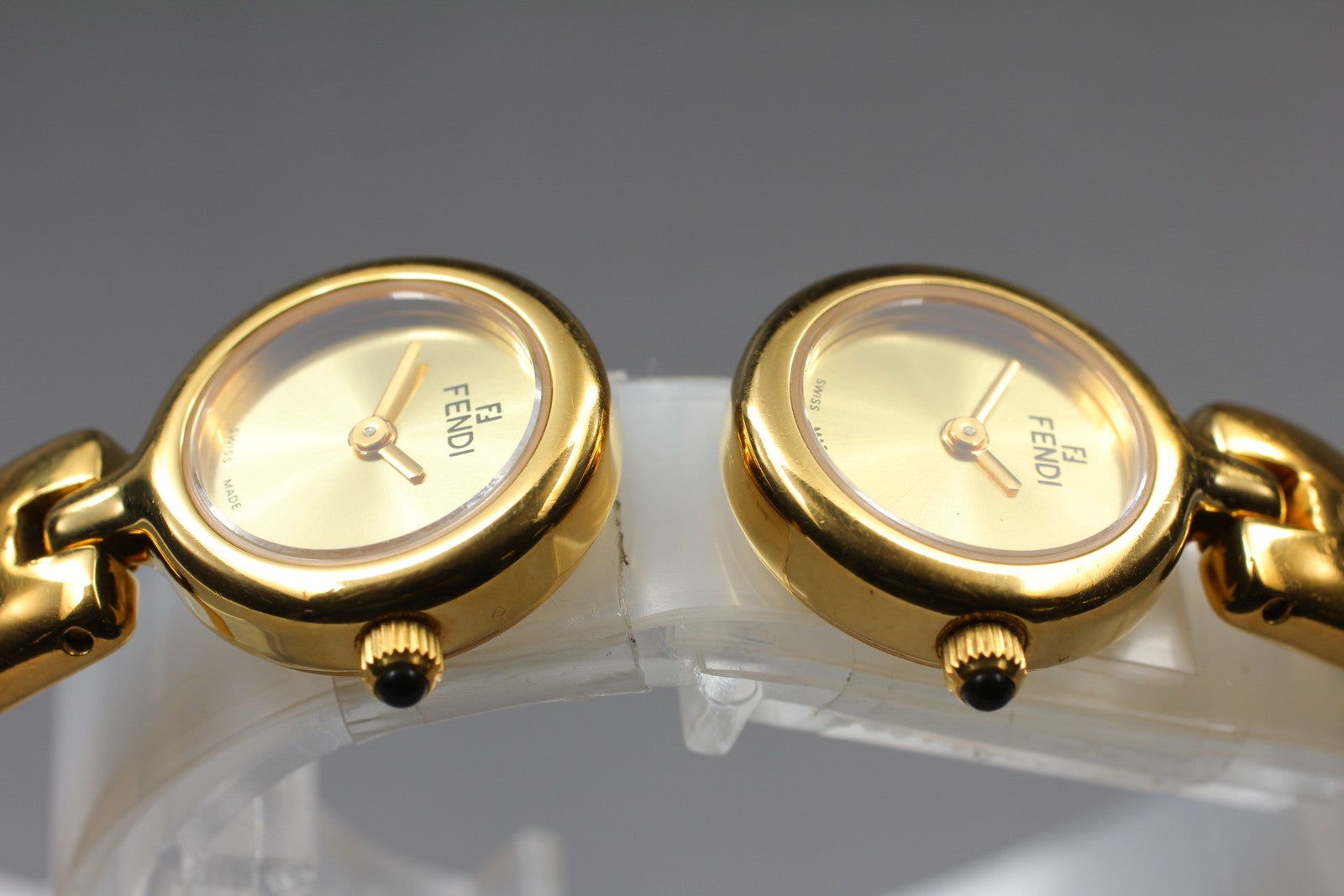Vintage [Exc+5 Box] FENDI 620L Dual Time Gold Bangle Women's Quartz Watch JAPAN