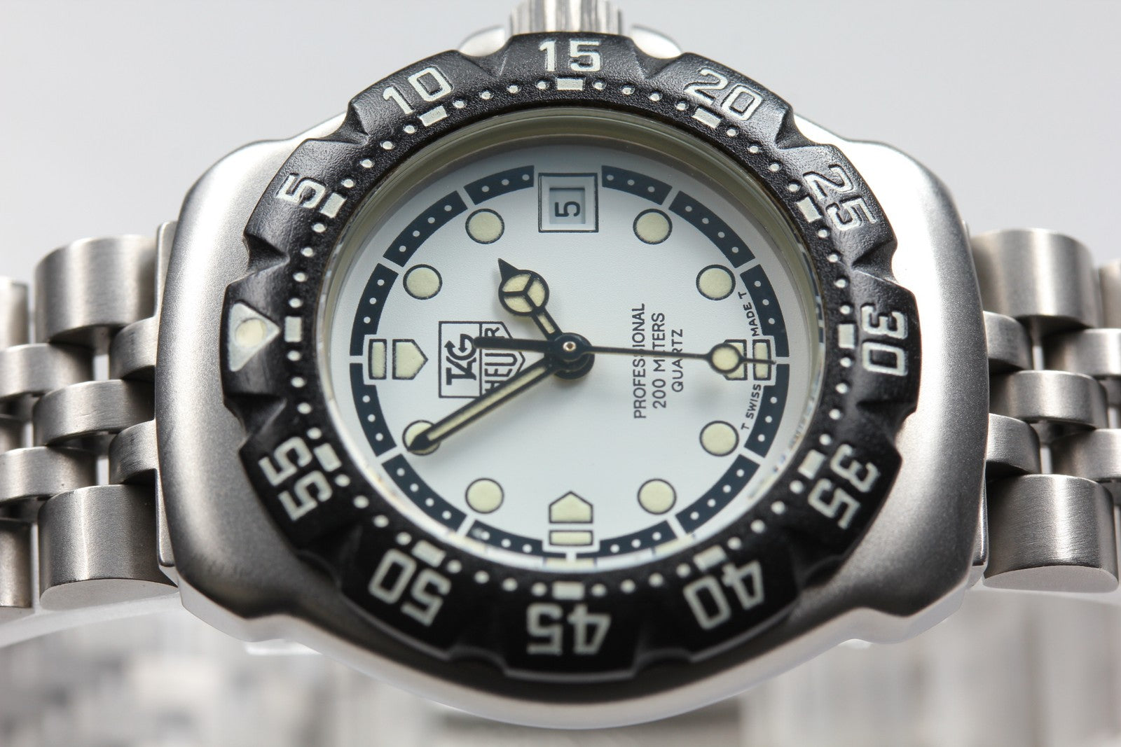 Vintage TAG Heuer Formula 1 WA1418 White Quartz Women's Watch 28mm From JAPAN