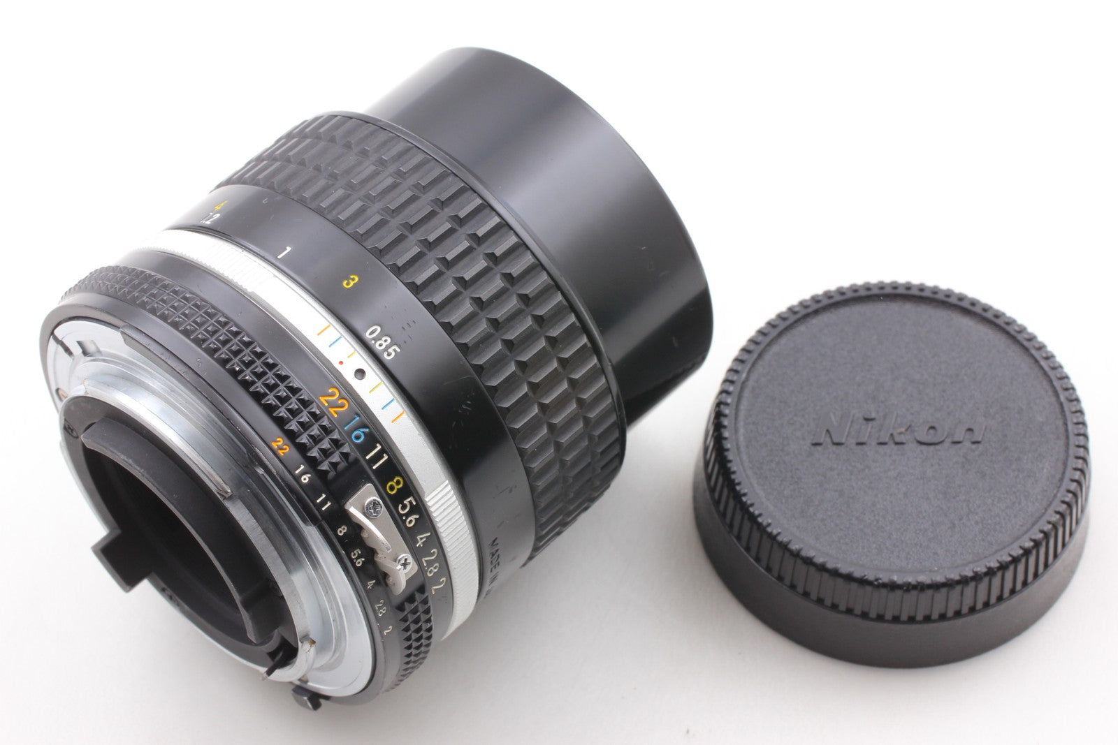 [Near MINT] Nikon Nikkor 85mm f/2 Ai-s Ais MF Portrait Lens From JAPAN