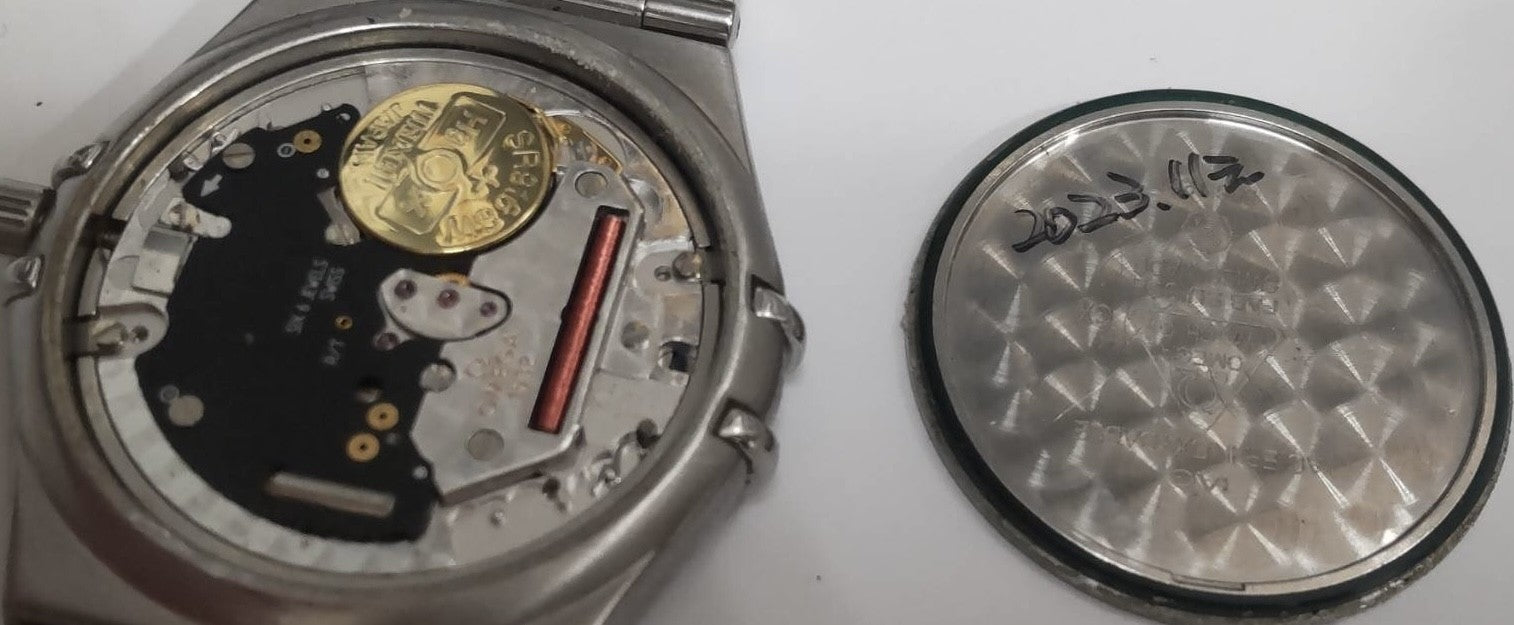 New Batt Vintage OMEGA Constellation Cal.1512 Quartz Men's Watch 33mm From JAPAN