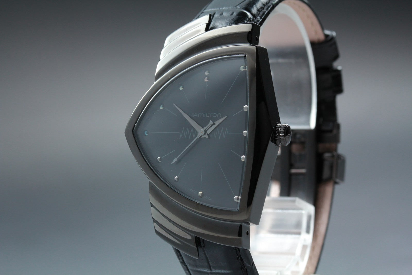 New Batt Hamilton Ventura Black H244010 Quartz Men's Watch 33mm JAPAN *N MINT