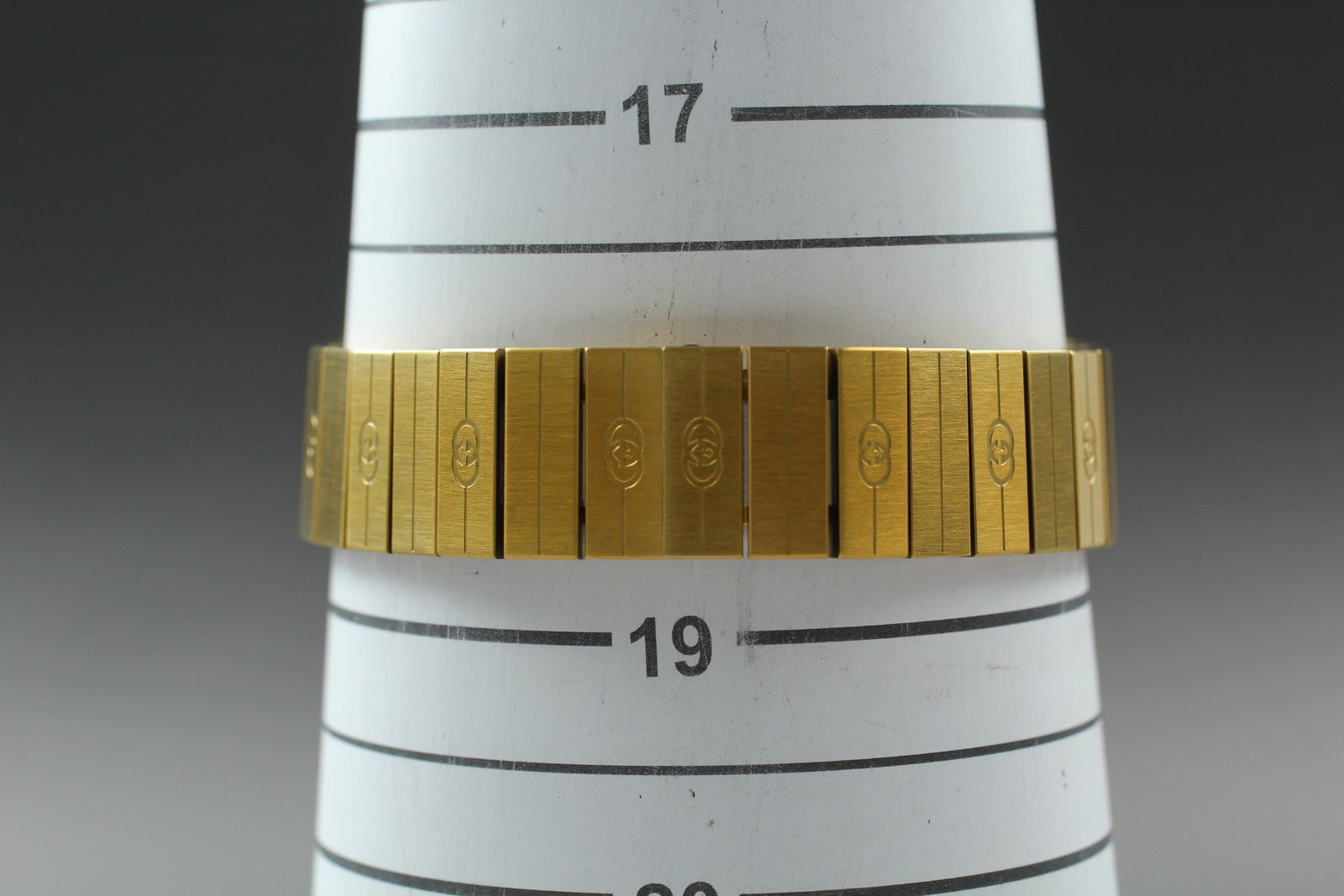 [Near MINT Box] GUCCI Grip 157.4 YA157403 34mm Gold GG Man's Quartz Watch