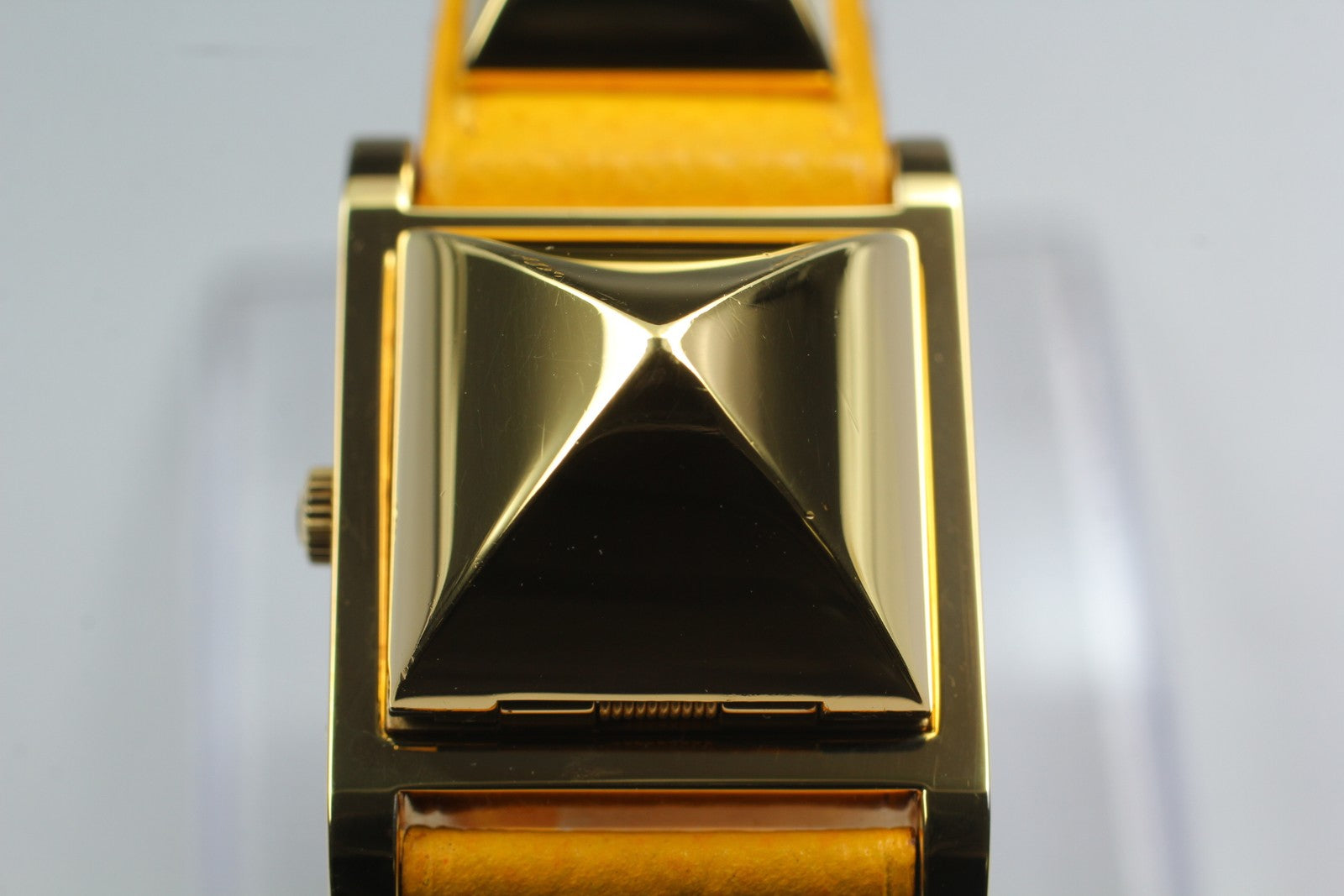 [Near MINT- Box] HERMES Medor Gold Yellow "W" Woman's Quartz Watch From JAPAN