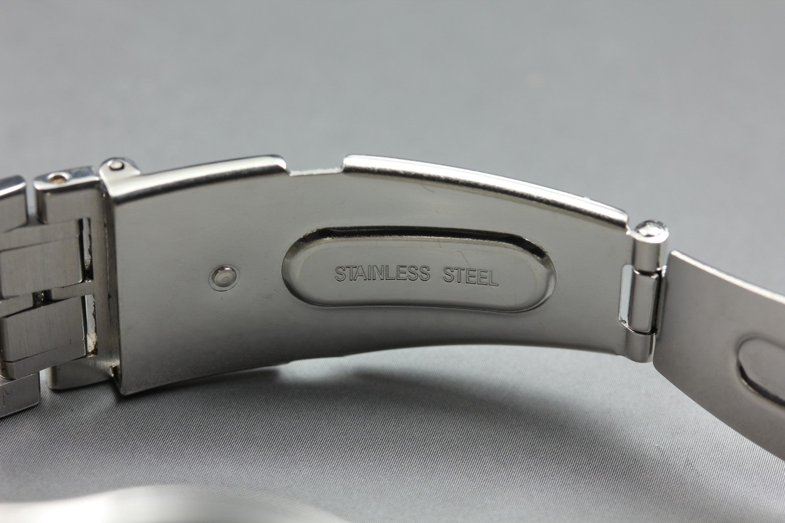 GRAND SEIKO 8N65-9010 GS 36mm Silver White Dial Date Quartz Men's Watch Vintage