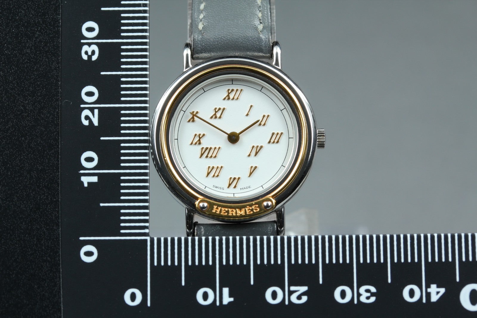 Vintage HERMES Meteor White Dial Gray "P" 24mm Woman's Watch Quartz  [w /Box]