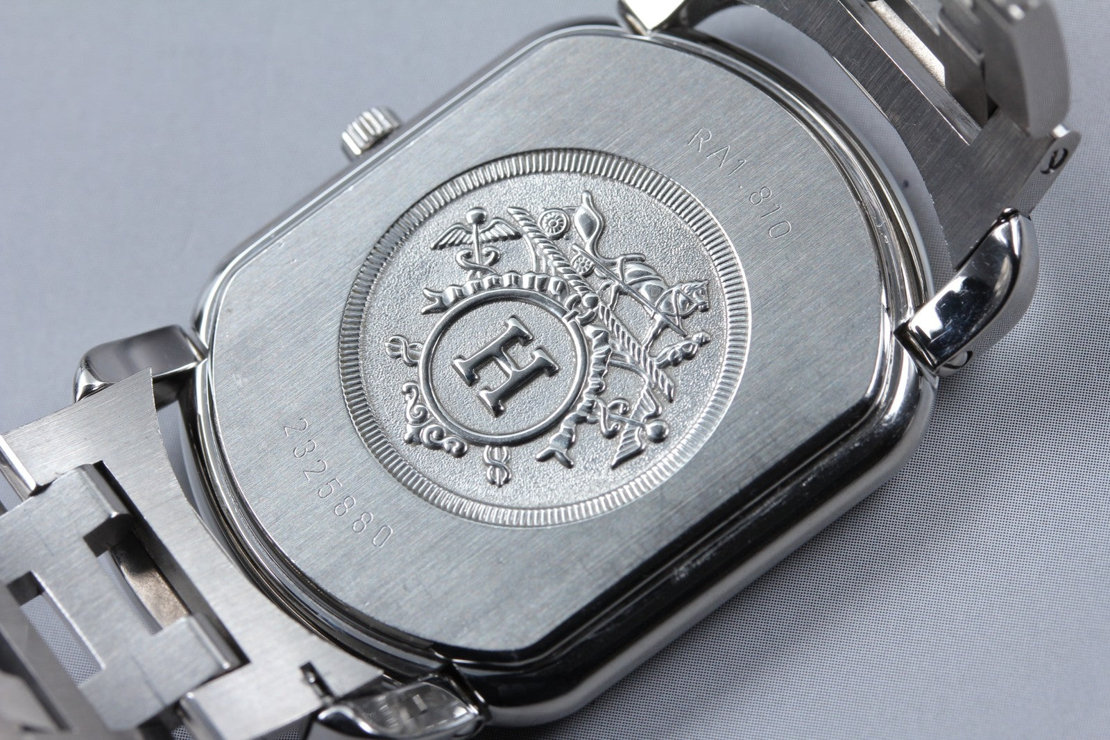 [Exc+5 Box] HERMES Rally RA1.810 White Dial Silver 31mm Quartz Men's Watch