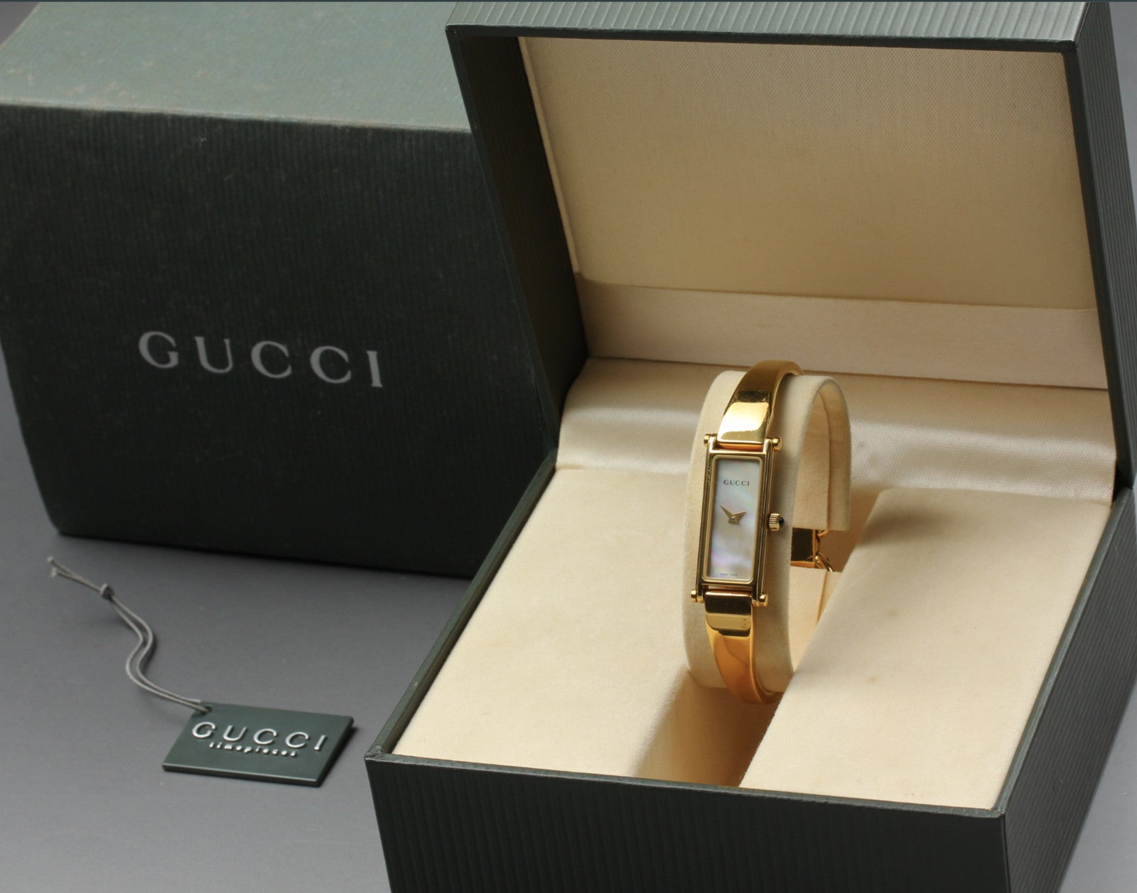 Vintage Gucci 1500 White Shell Gold 12mm Bangle Women's Quartz Watch [w/Box]