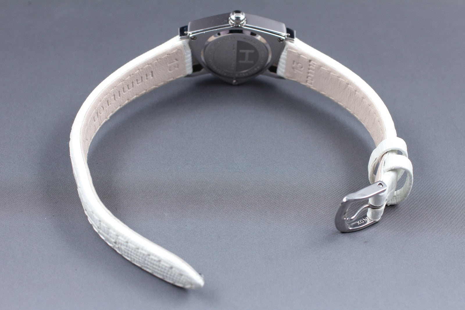 HAMILTON Ventura H242112 White Dial Quartz Women's Watch 25mm JAPAN Box