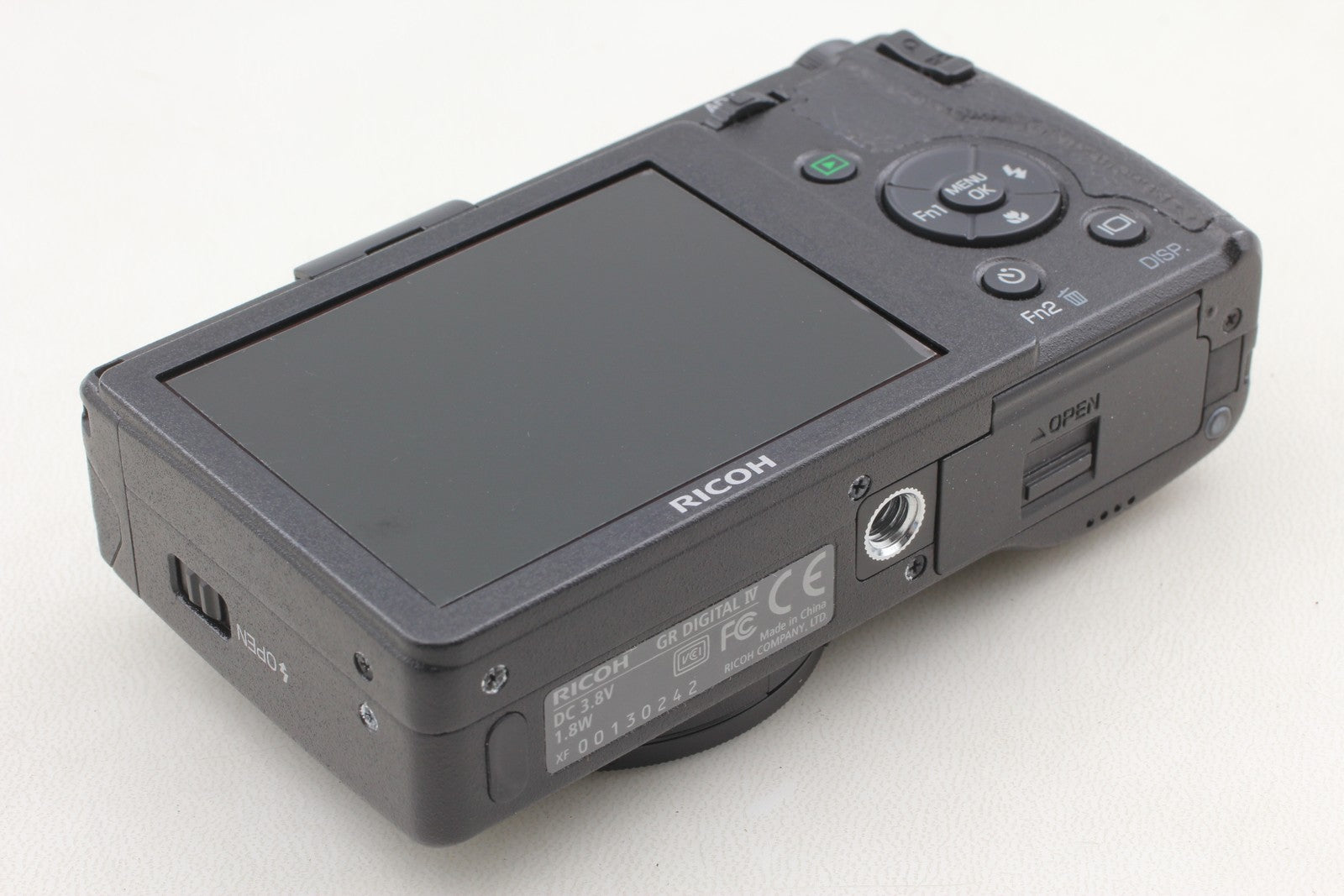 MINT w/ 32GB SDHC] RICOH GR DIGITAL IV 10.4 MP Digital Camera Black F